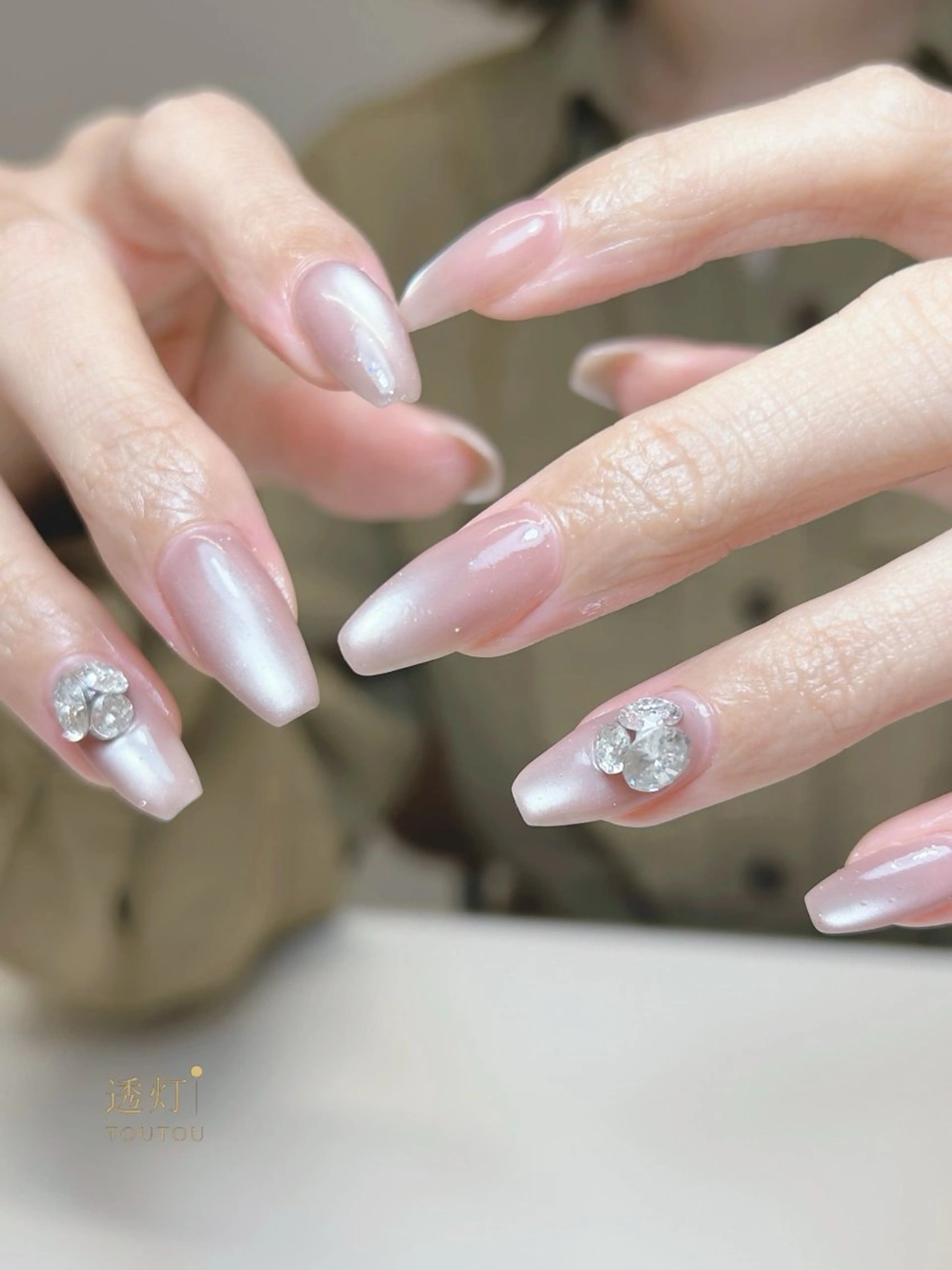 ネイル ハンドネイル 透灯 TOUTOU所属・透灯 TOUTOU 🪄のネイルデザイン