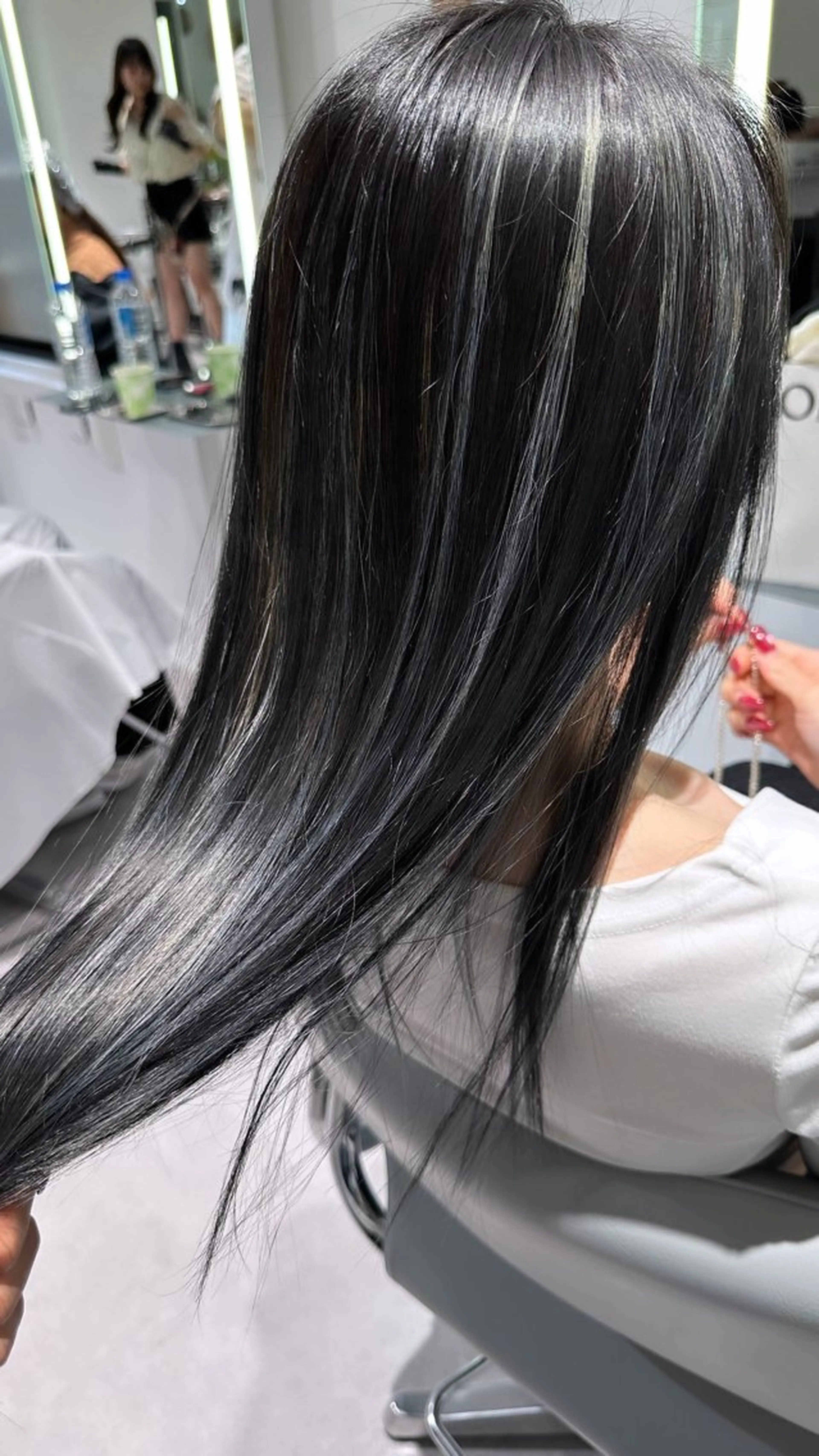 カラー unique 松原吹季のヘアスタイル