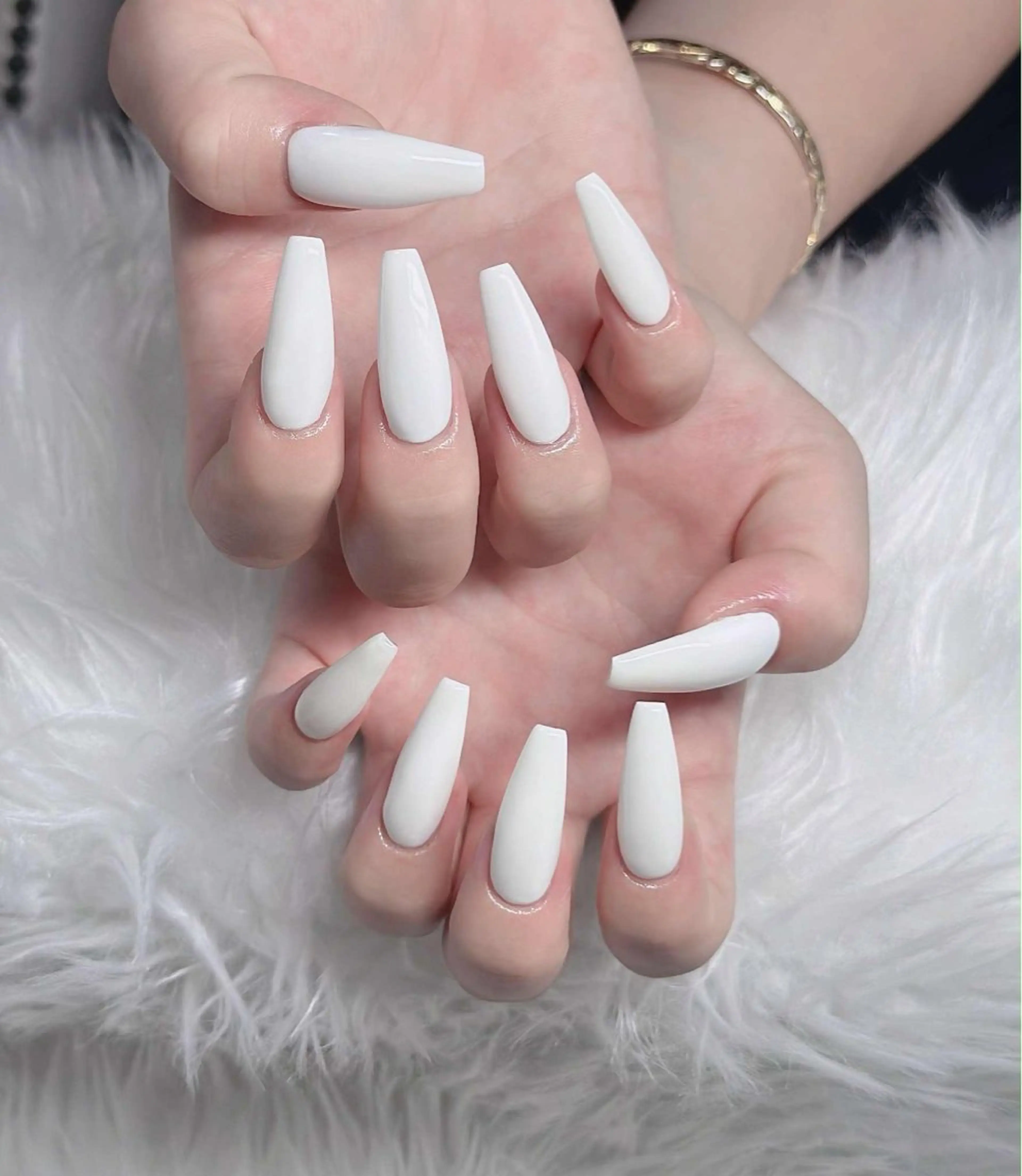 ネイル オーロラネイル フレンチネイル ジェルネイル ハロウィン キラキラネイル H.baby Nail Salonのネイルデザイン