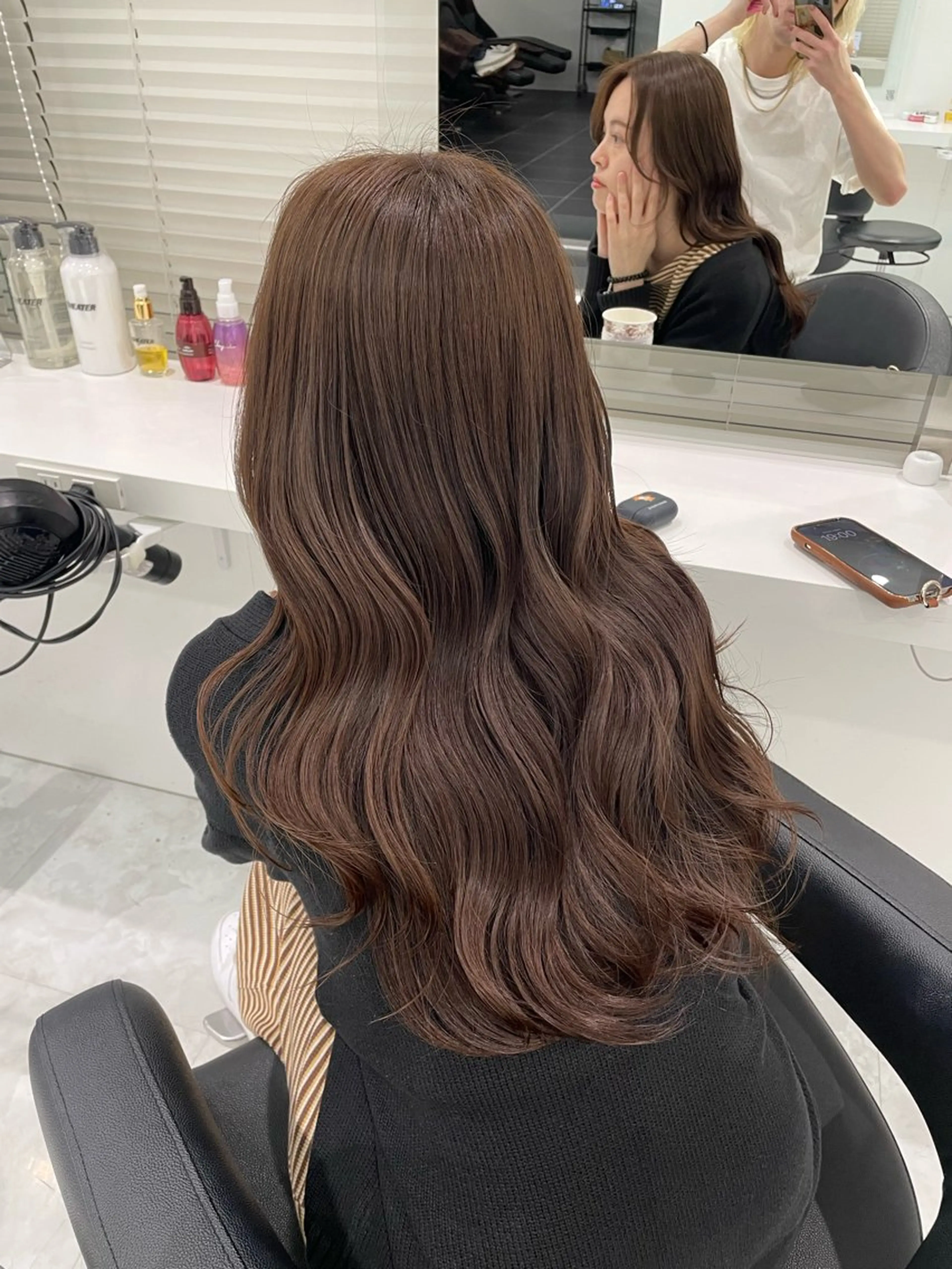 【🌿メニュー迷ってる方🌿】振り向かれる透明感カラー➕ハホニコトリートメント➕コテ巻き🕊🤍の写真