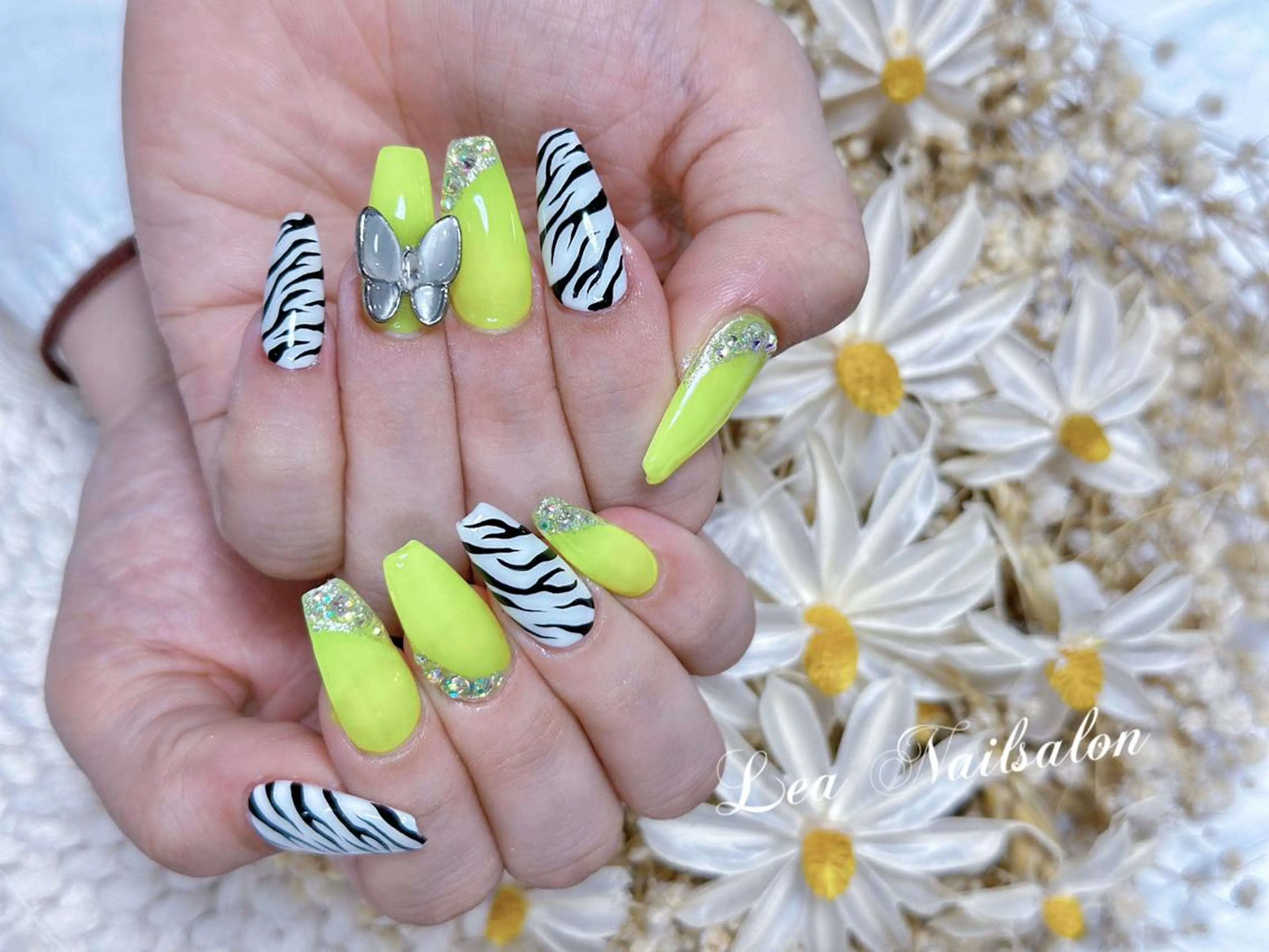 セミロング カラー ネイル Le’a NailSalonのネイルデザイン