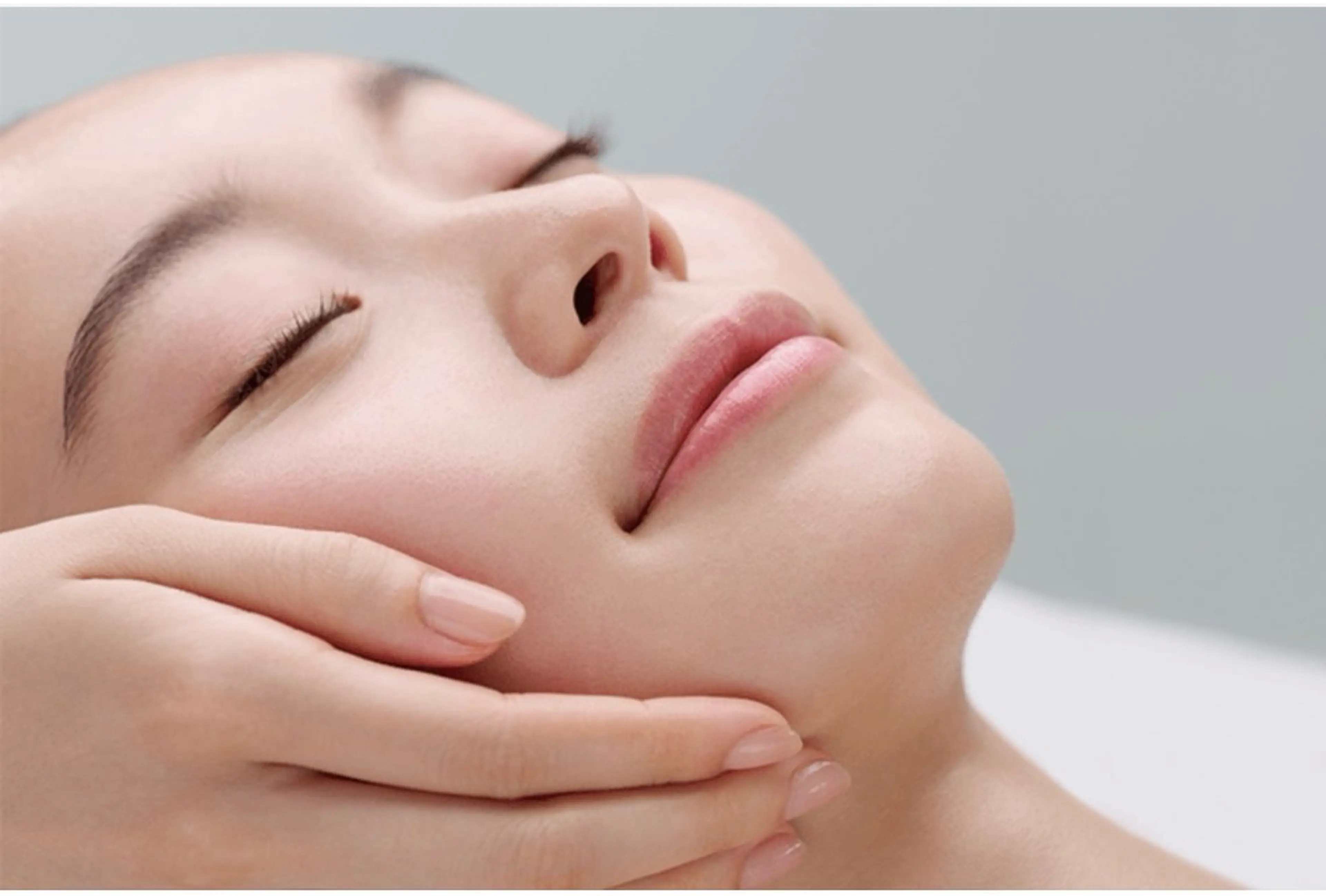 お顔引き上げ⤴️フェイシャルマッサージ➕ヘッドマッサージ💆🏻限定3名様サンプルプレゼント🎁の写真