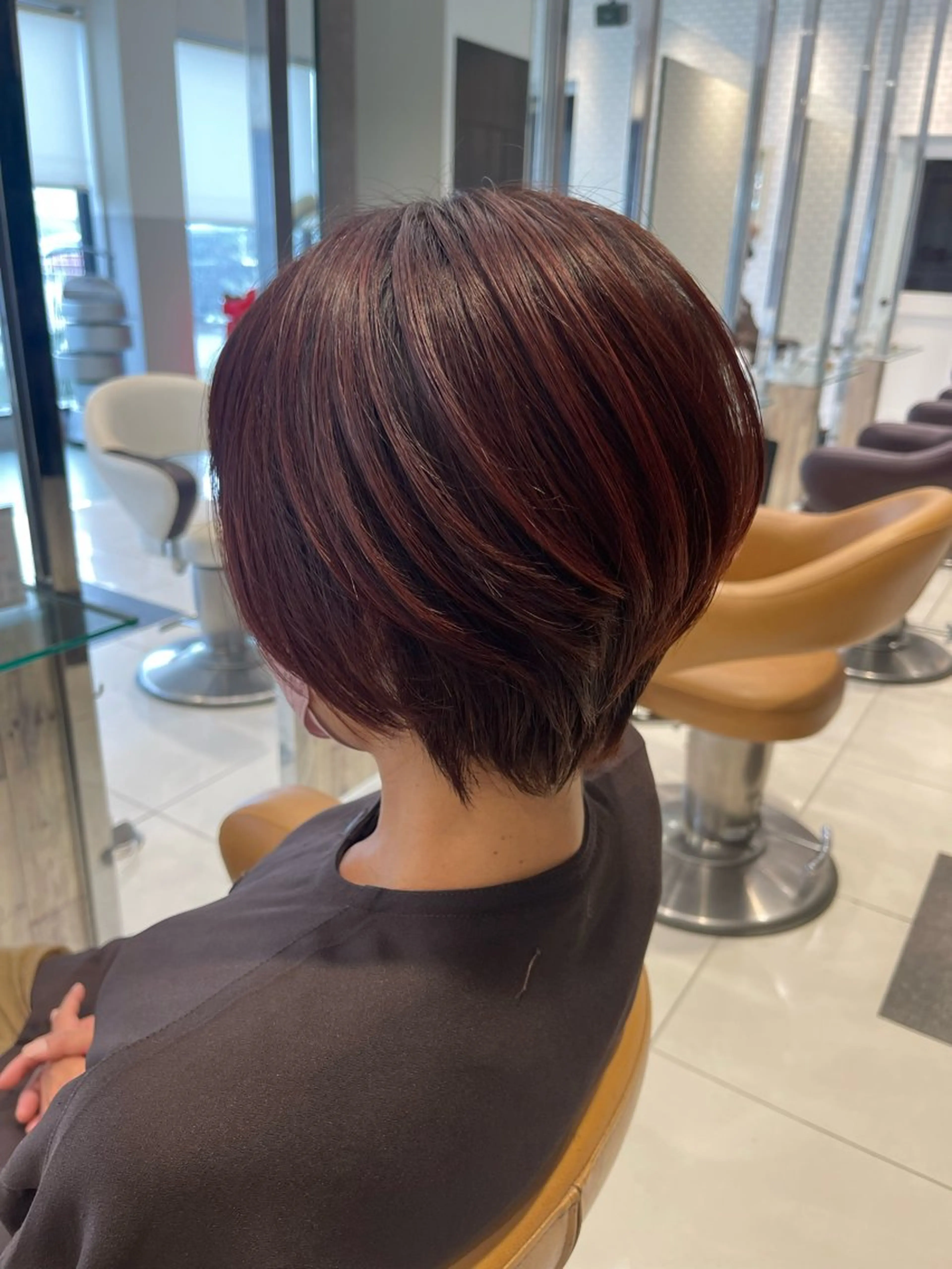 ショート EARTH  紫竹山 🦋本間未来🦋のヘアスタイル