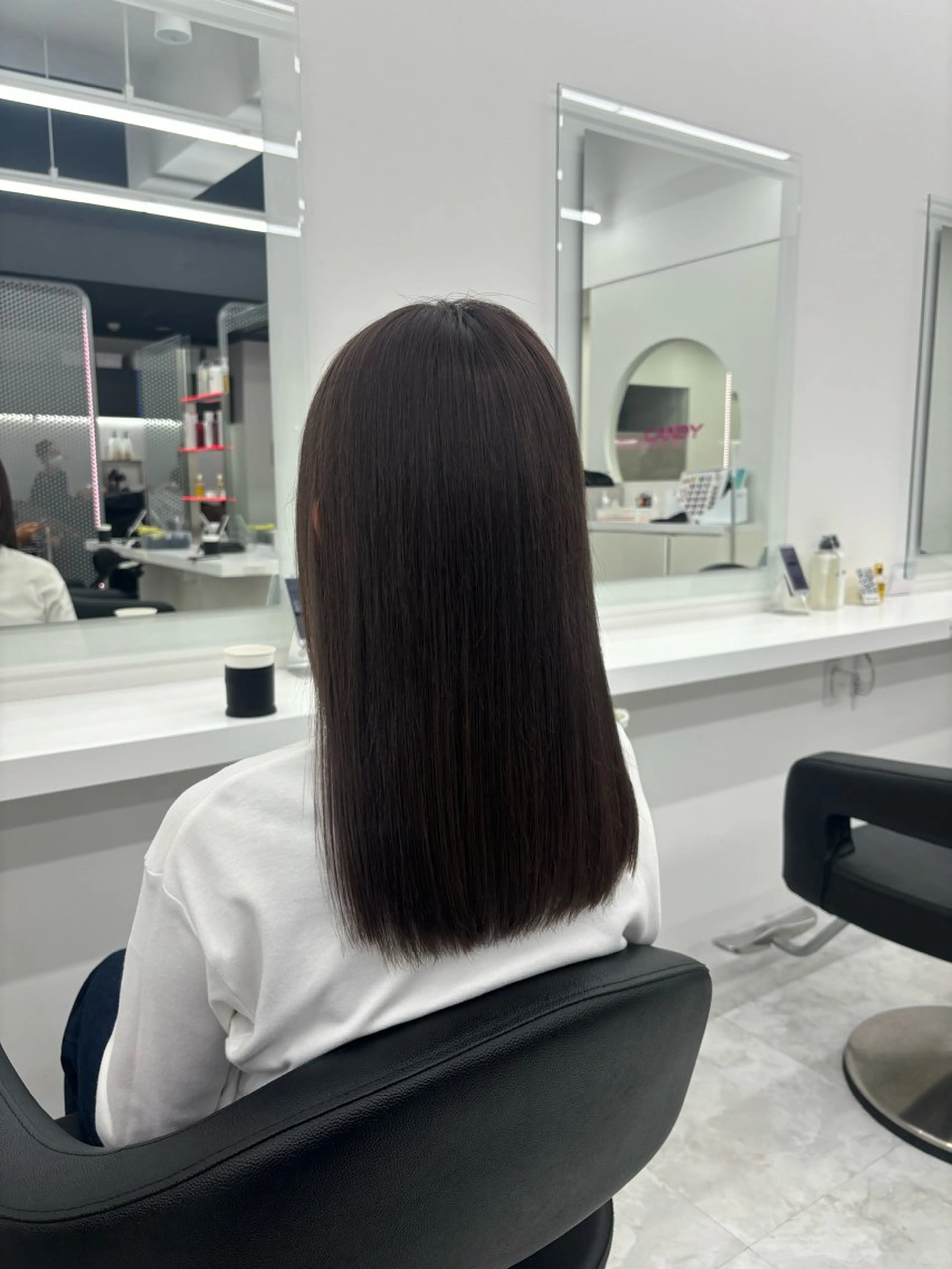 セミロング カラー 🤍レイヤー/顔周り /hirari🤍のヘアスタイル