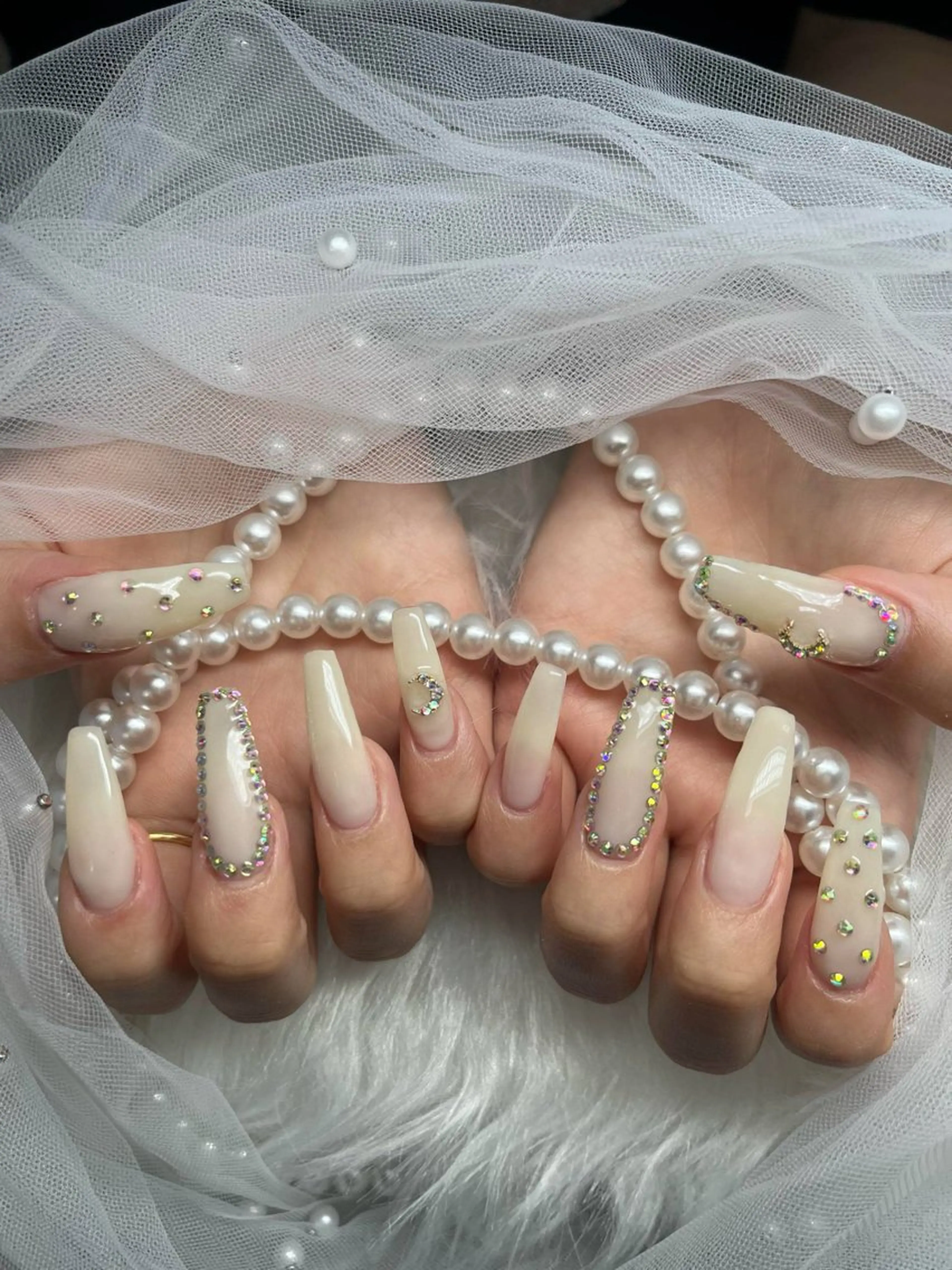 ネイル オーロラネイル フレンチネイル ジェルネイル ハロウィン キラキラネイル ハンドネイル H.baby Nail Salonのネイルデザイン