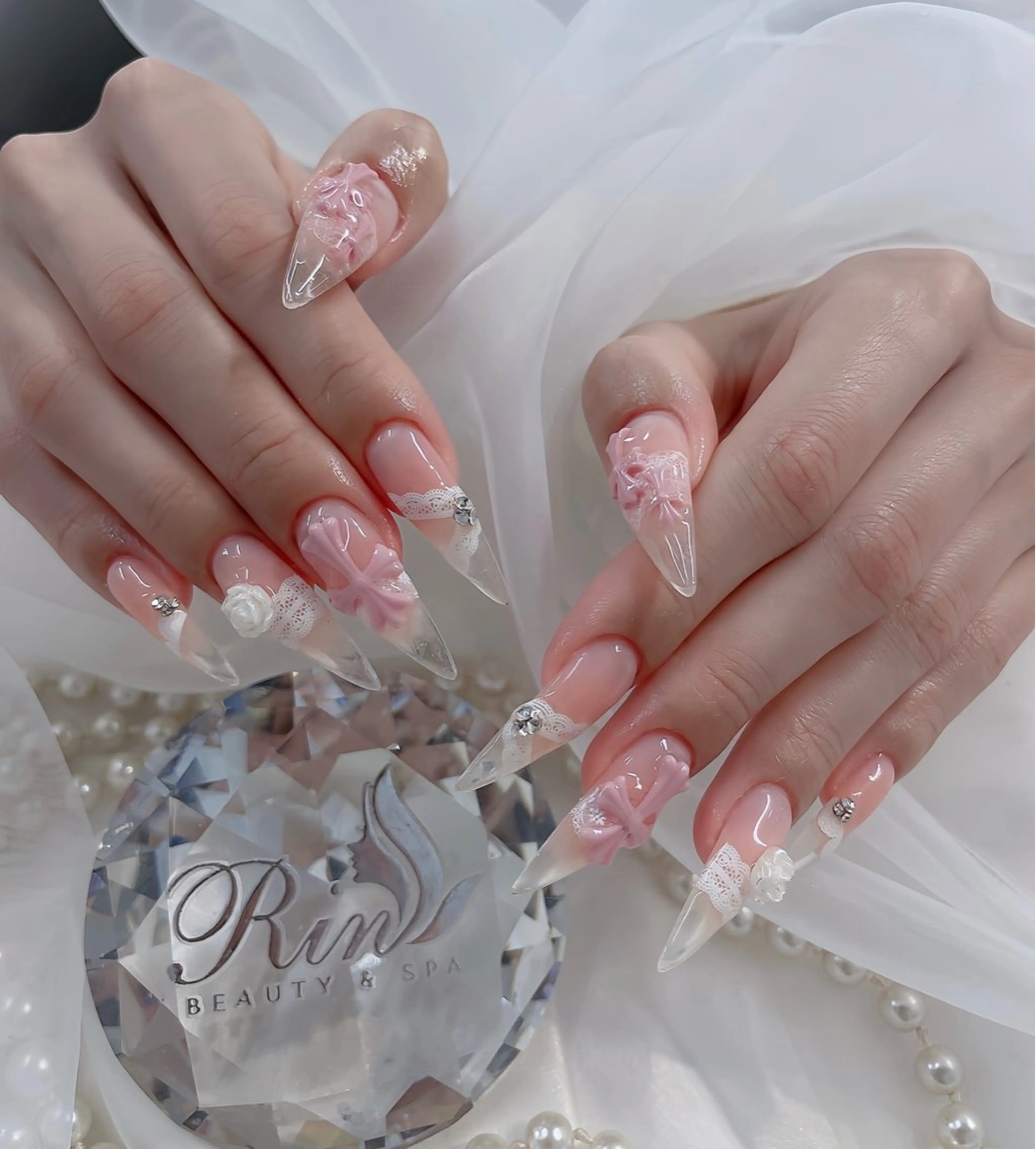 ネイル ボルドー フレンチネイル グラデーション キラキラネイル 韓国ネイル ハンドネイル Rin Nail Shinokuboのネイルデザイン