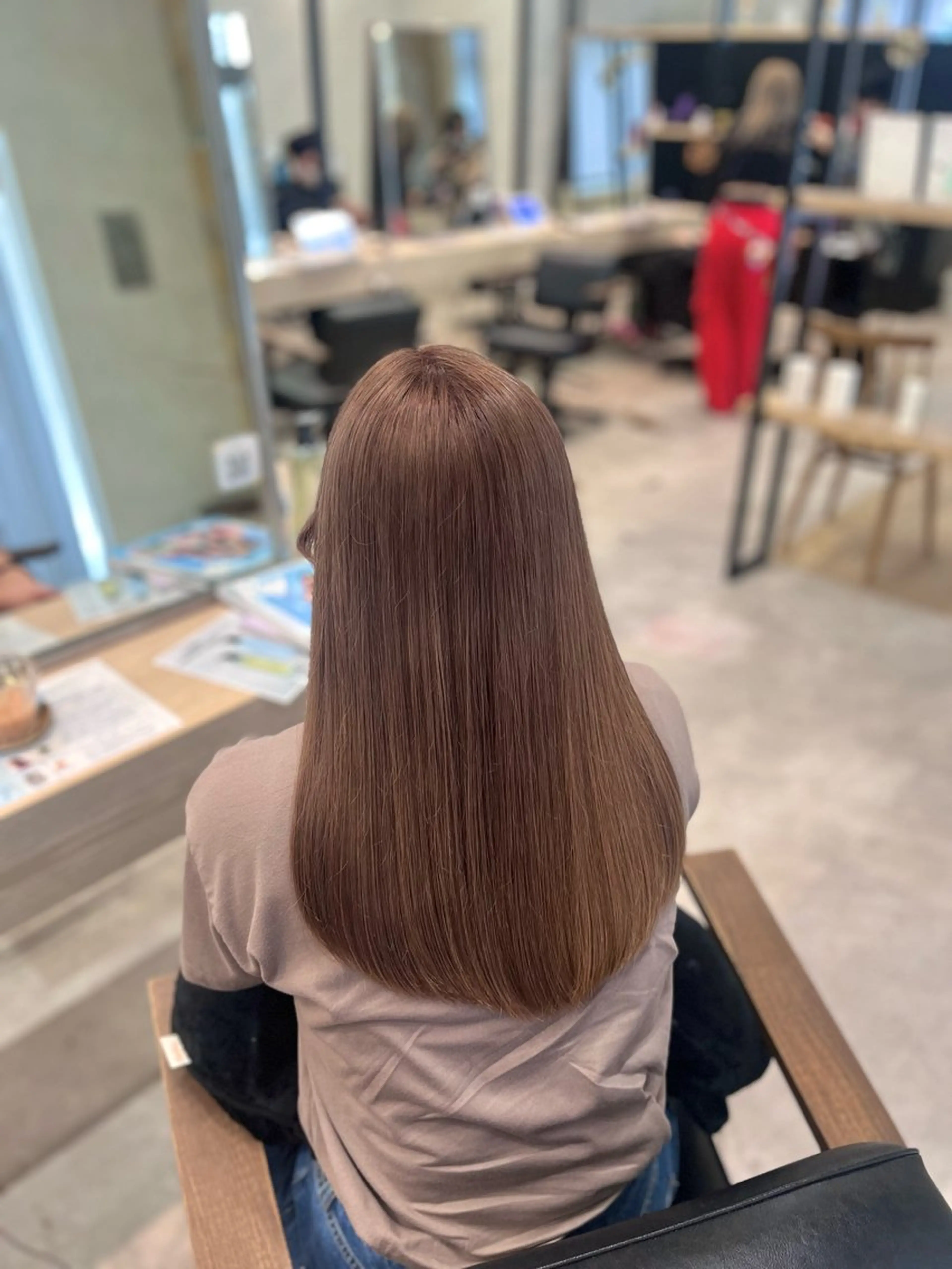 セミロング カラー ベージュカラー ブリーチ 透明感カラー イルミナカラー ブリーチなしカラー 寒色 ♡ レイヤー ┊︎miyuのヘアスタイル