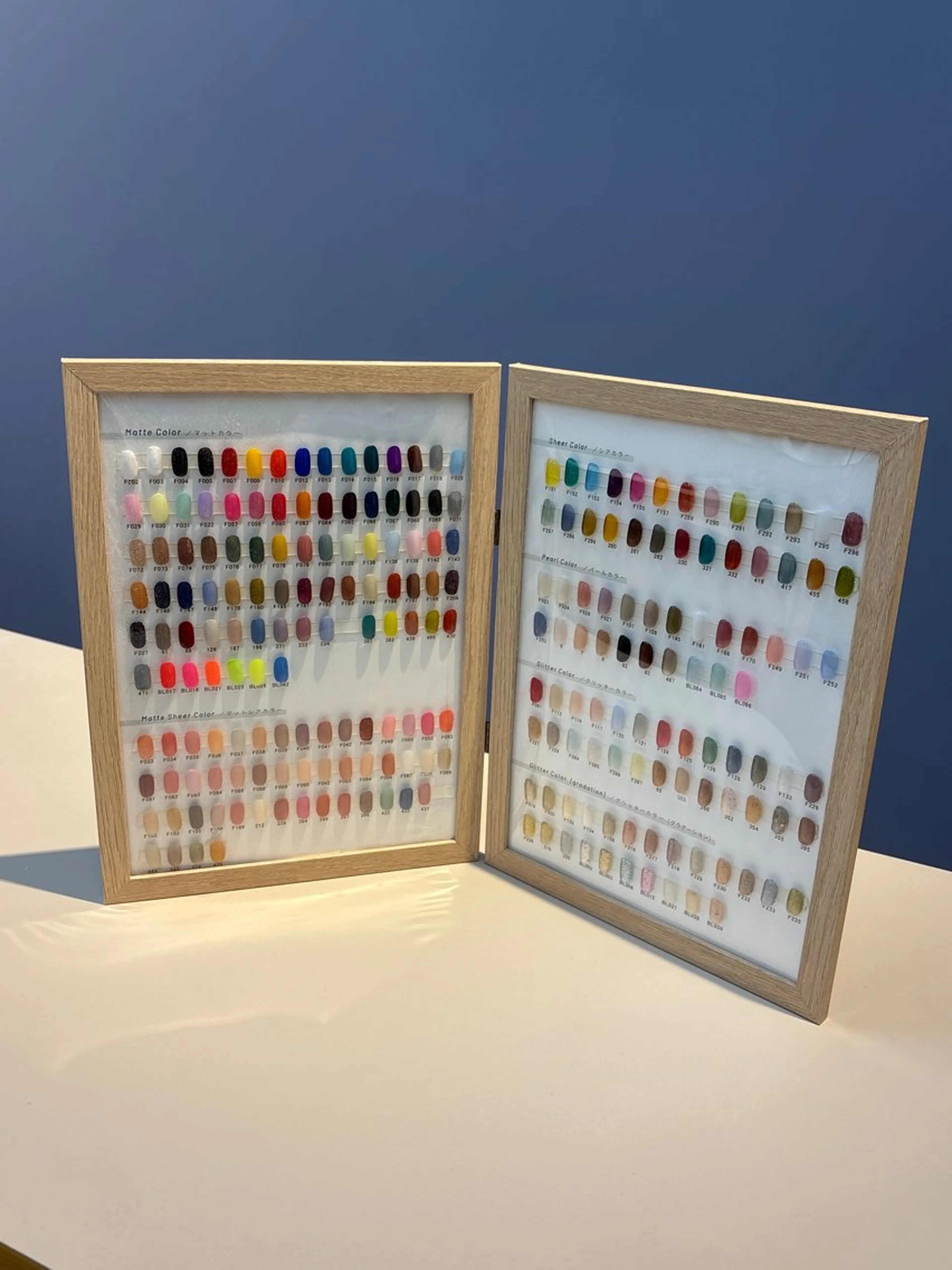 オフあり限定【ワンカラー・ラメグラデーション】技術向上のため練習モデル募集の写真