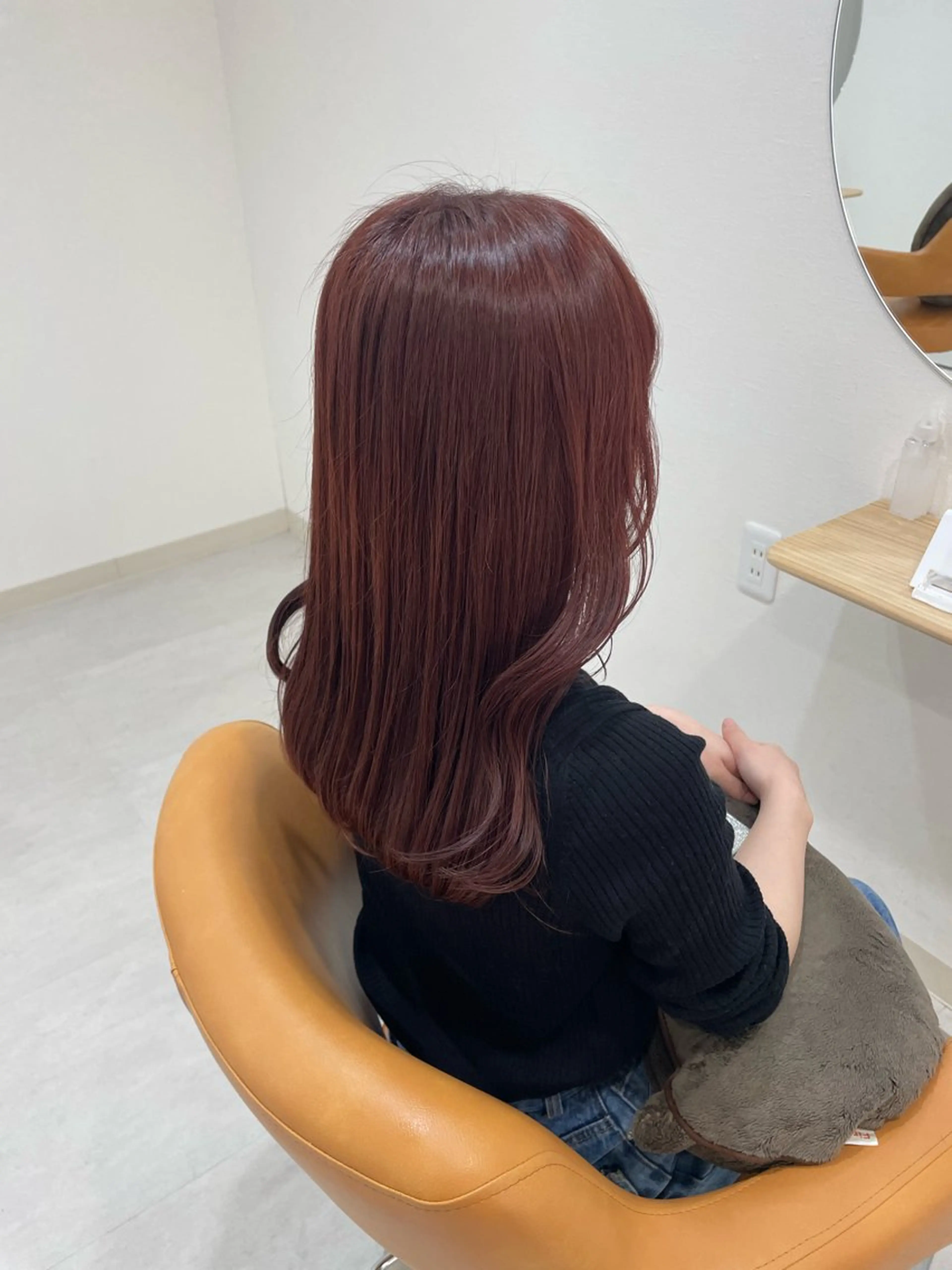 セミロング カラー une所属・kunimi harukaのヘアスタイル