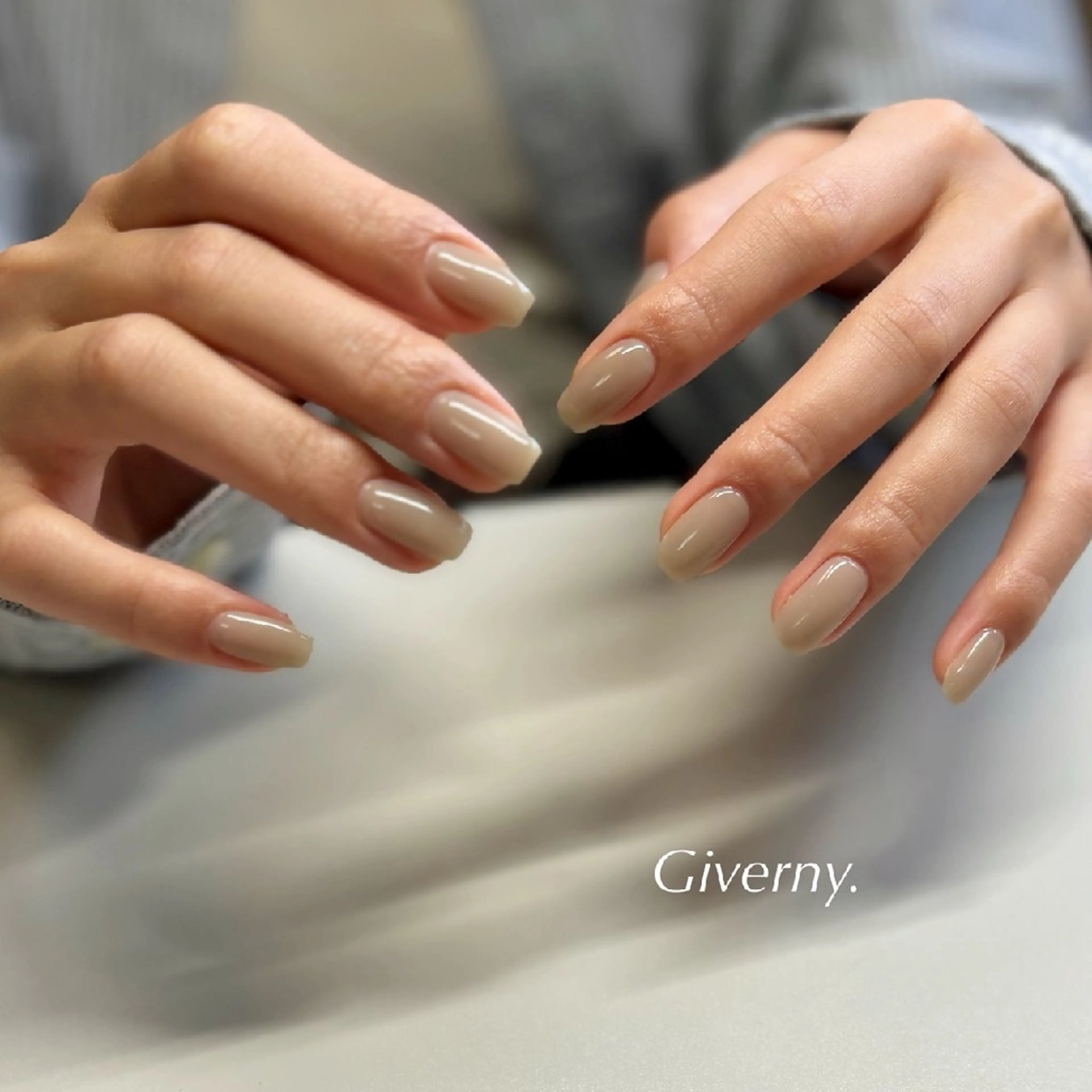 ネイル ワンカラーネイル シンプルネイル ハンドネイル Giverny .のネイルデザイン