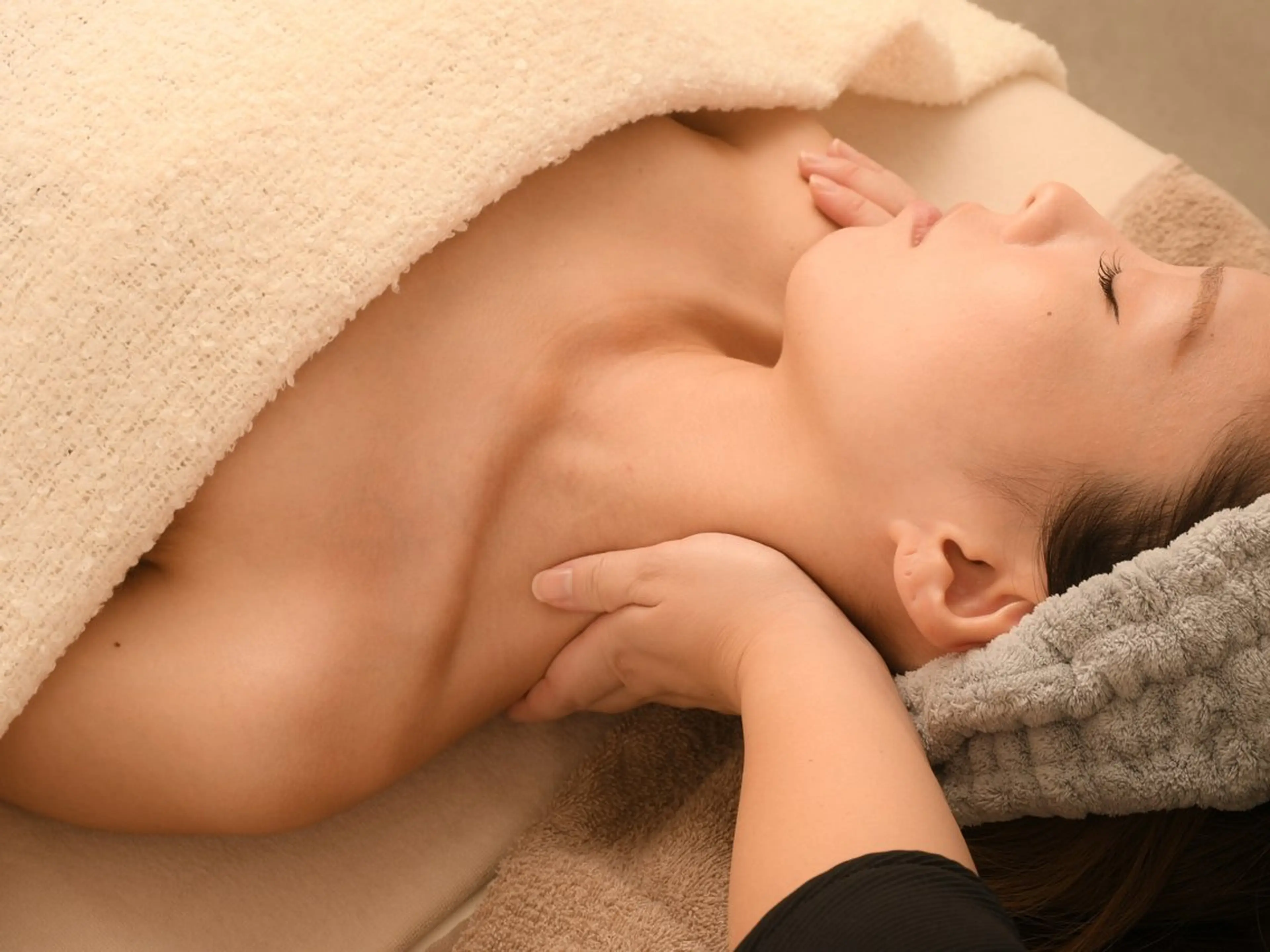 【リピート続出】⭐︎フランス式アロマ使用🌿アロマトリートメント90分 足湯付きの写真