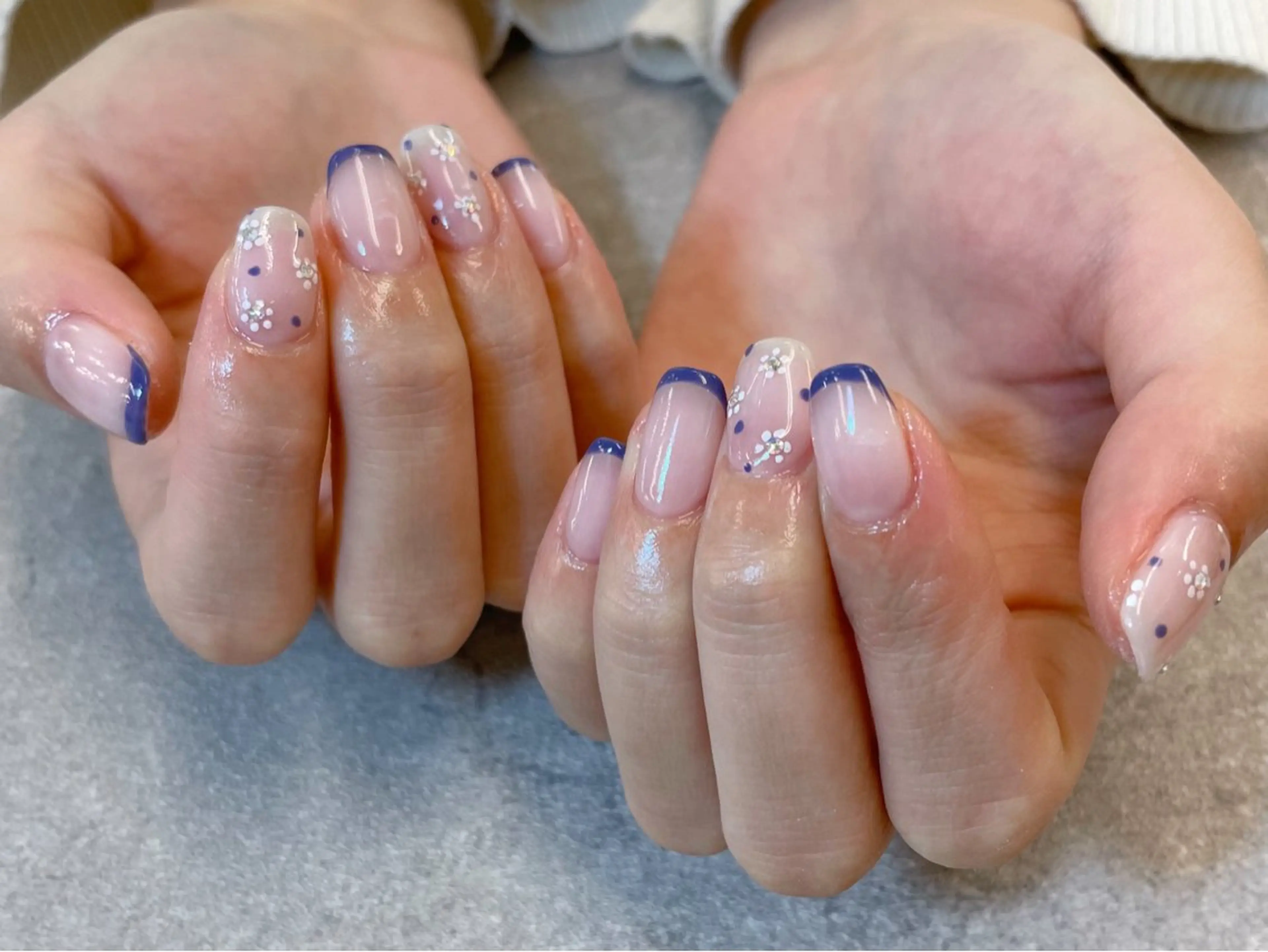 ネイル ドット フレンチネイル ハンドネイル foglia❁﻿. ⌇﻿imamuraのネイルデザイン