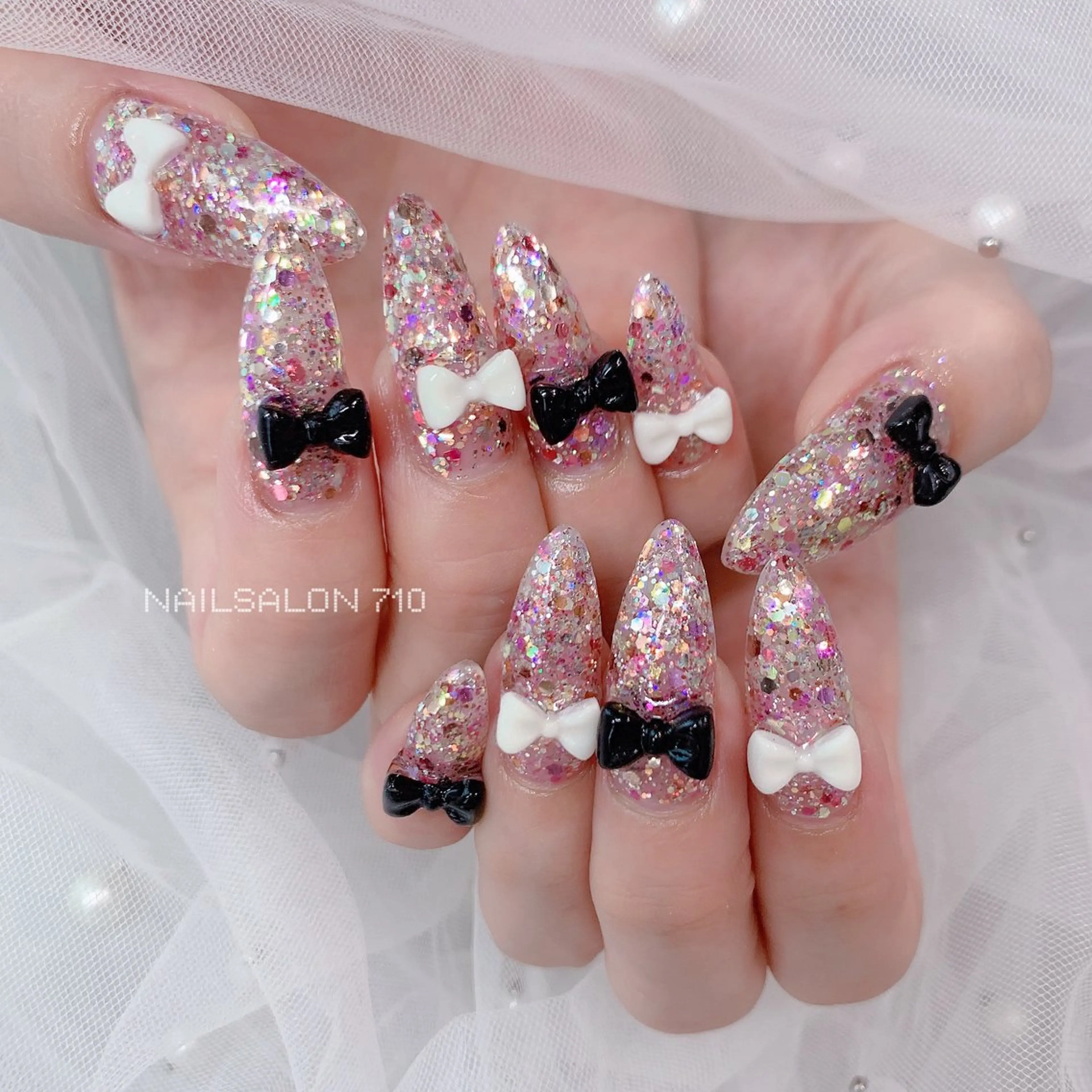 ネイル キラキラネイル ラメ(グリッター) ハンドネイル フットネイル ナナイチゼロ I.Naoのネイルデザイン