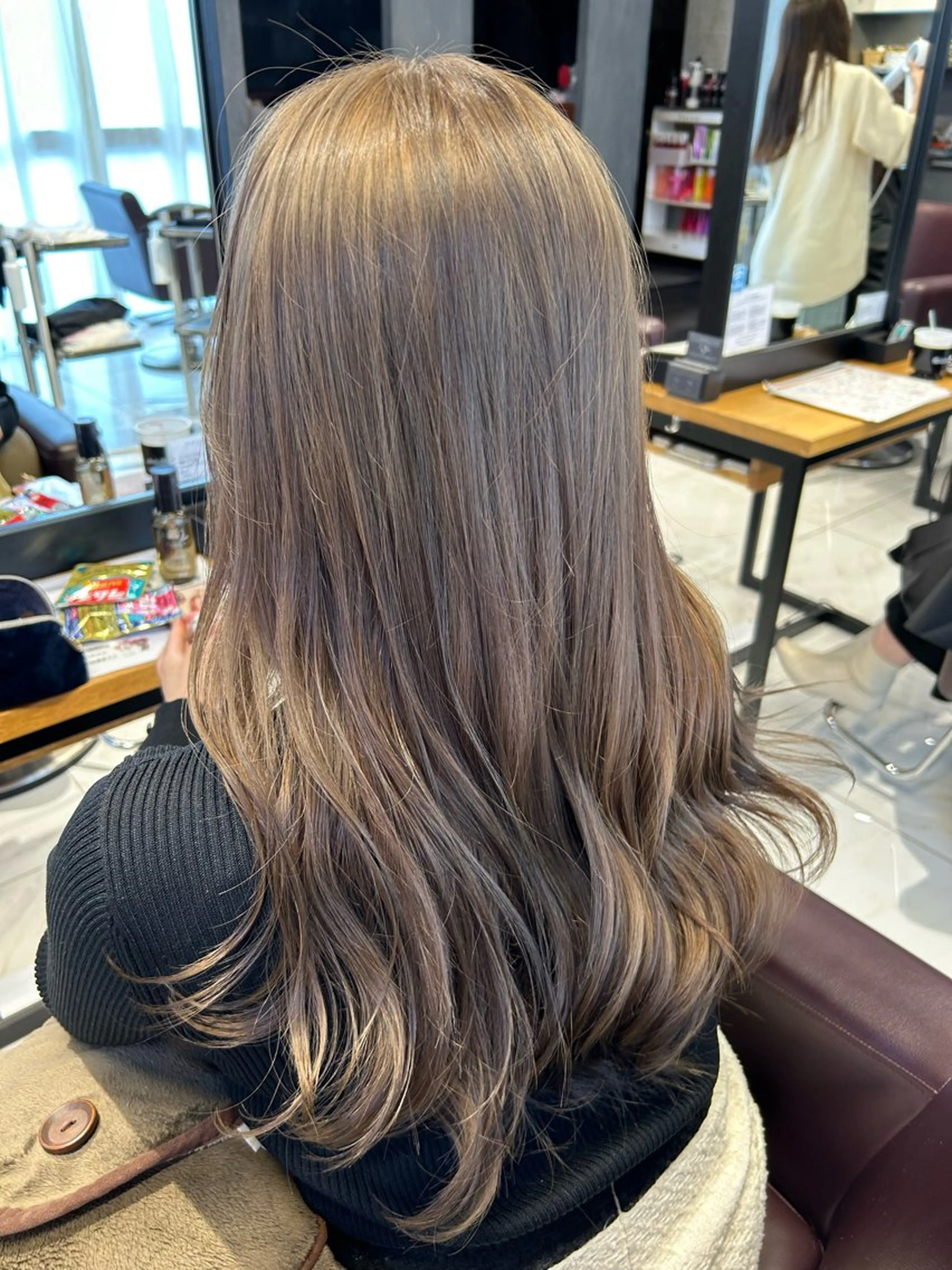 ロング カラー ベージュカラー ダブルカラー にった みずきのヘアスタイル