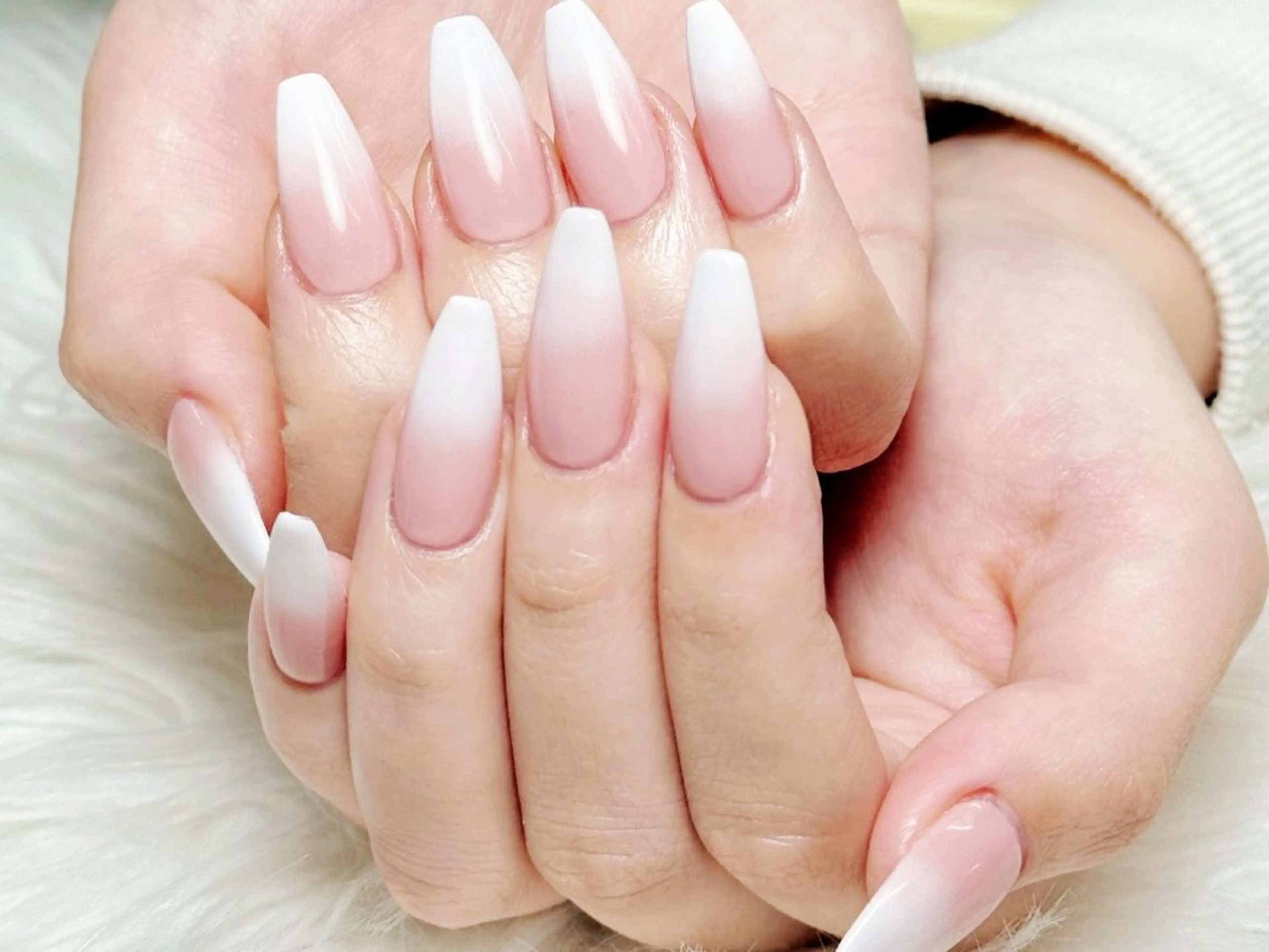 メンズ ネイル アートネイル フレンチネイル ジェルネイル キラキラネイル パラジェル ハンドネイル Bloom スカルプ専門店のネイルデザイン