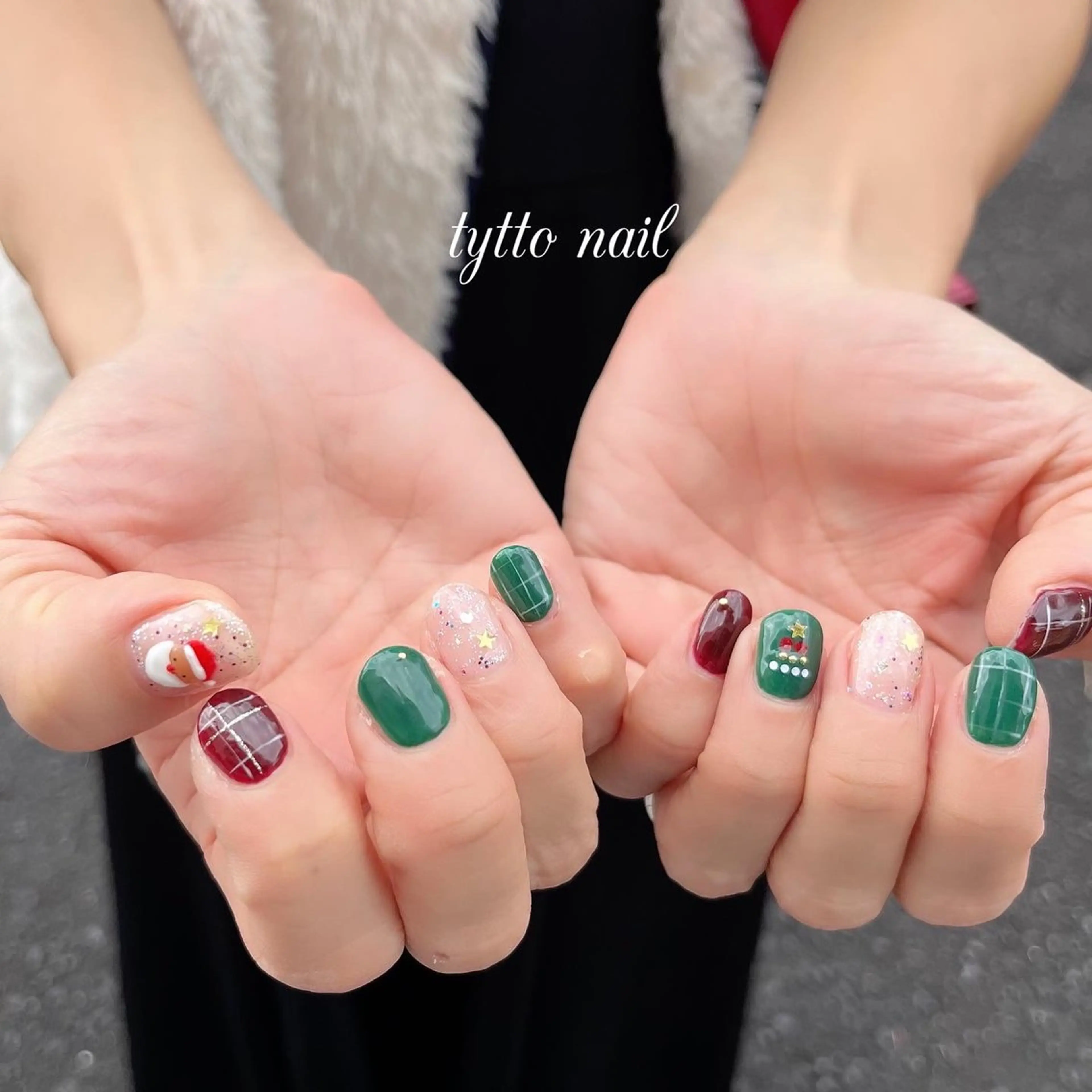 ネイル ホログラムネイル キラキラネイル ラメ(グリッター) ショートネイル 冬ネイル tytto nail ❤︎‪‪eri‪‪のネイルデザイン