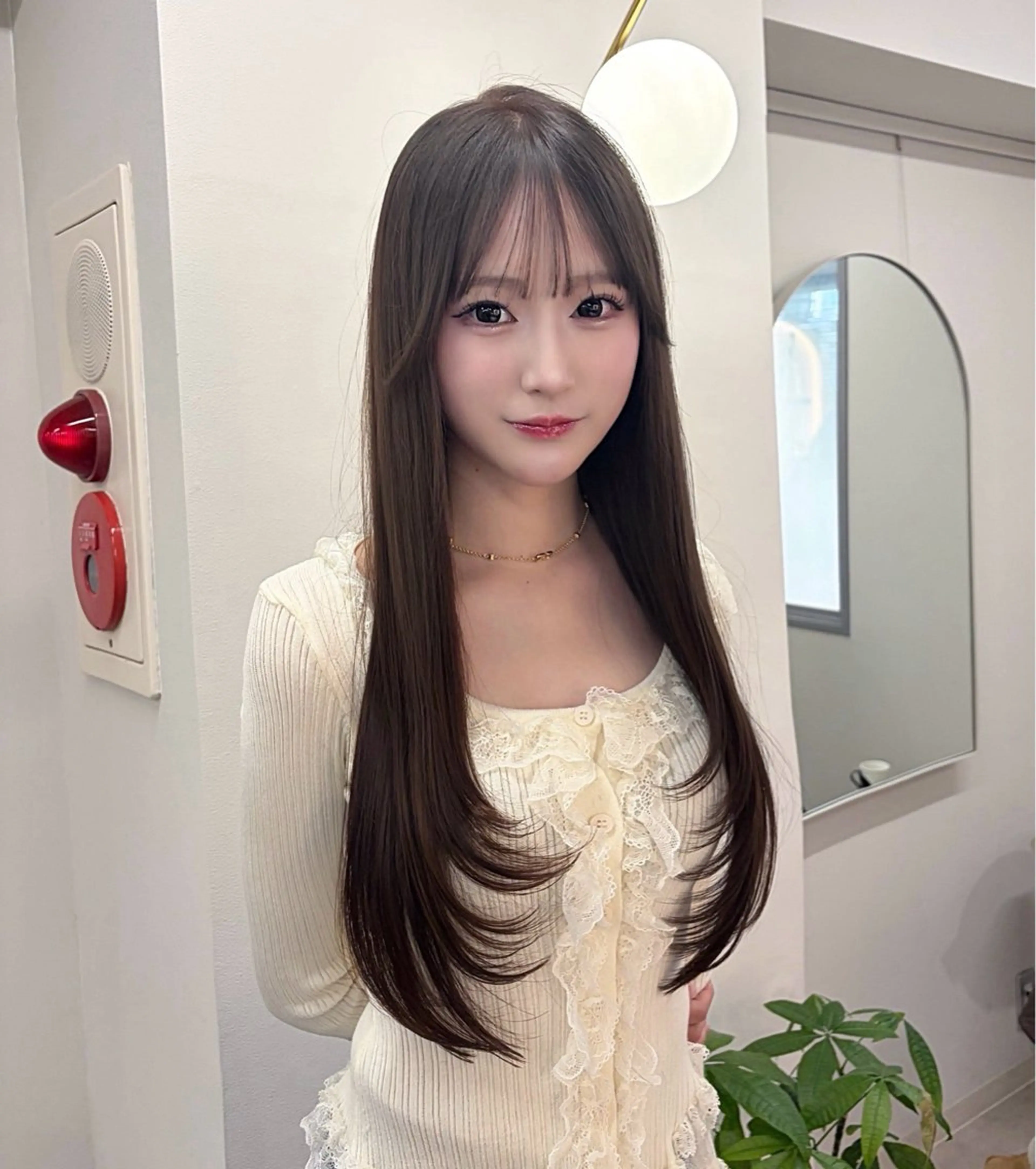 ロング カラー ベージュカラー 透明感カラー オリーブベージュ レイヤーカット トリートメント カット ヘアカラー トリートメント ヘッドスパ ヘアセット 盛れる艶カラー× レイヤーカット/咲来のヘアスタイル