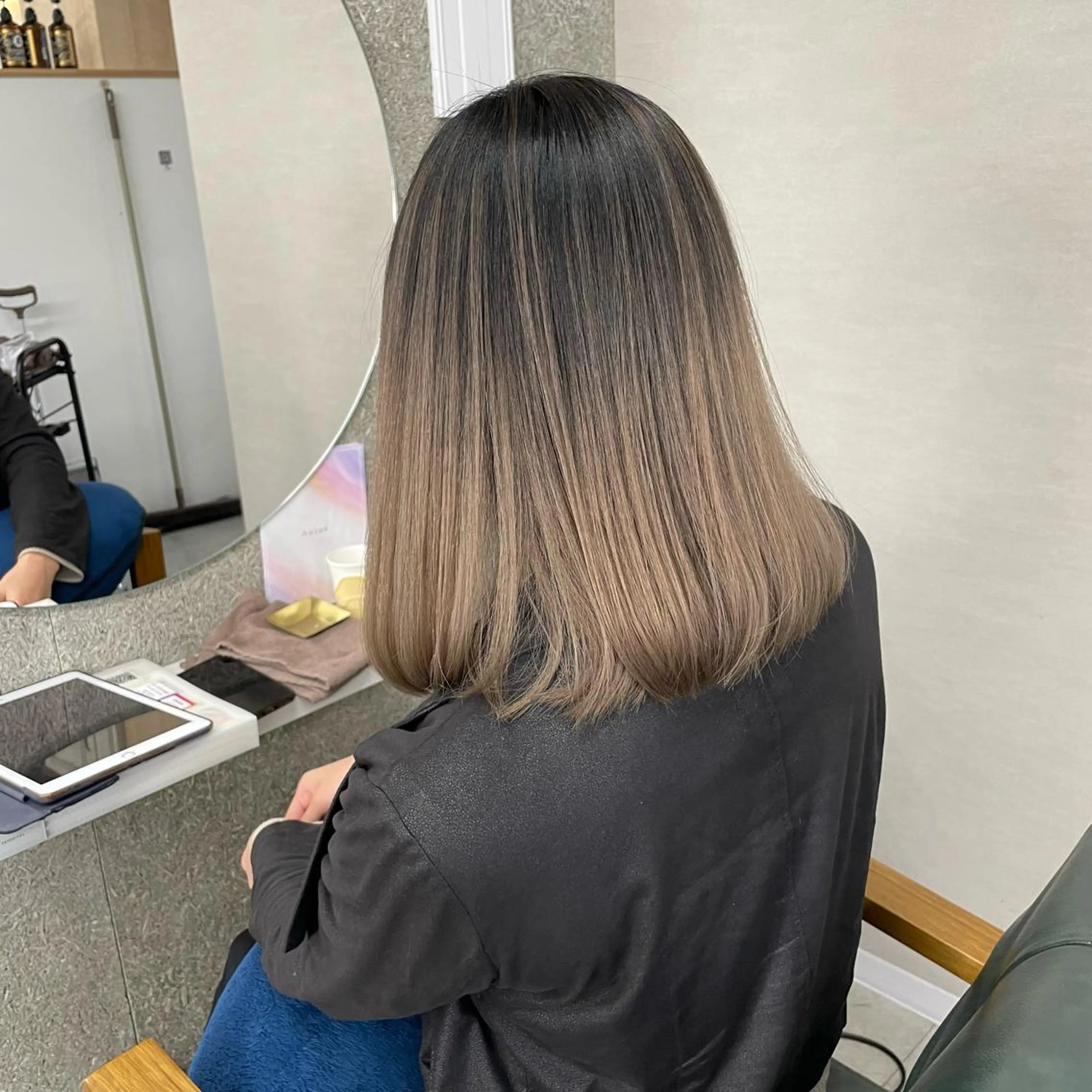 ミディアム カラー ヘアカラー トリートメント Lull (シェアサロンReco VIProom)所属・Lull1人美容室 バレイヤージュのヘアスタイル