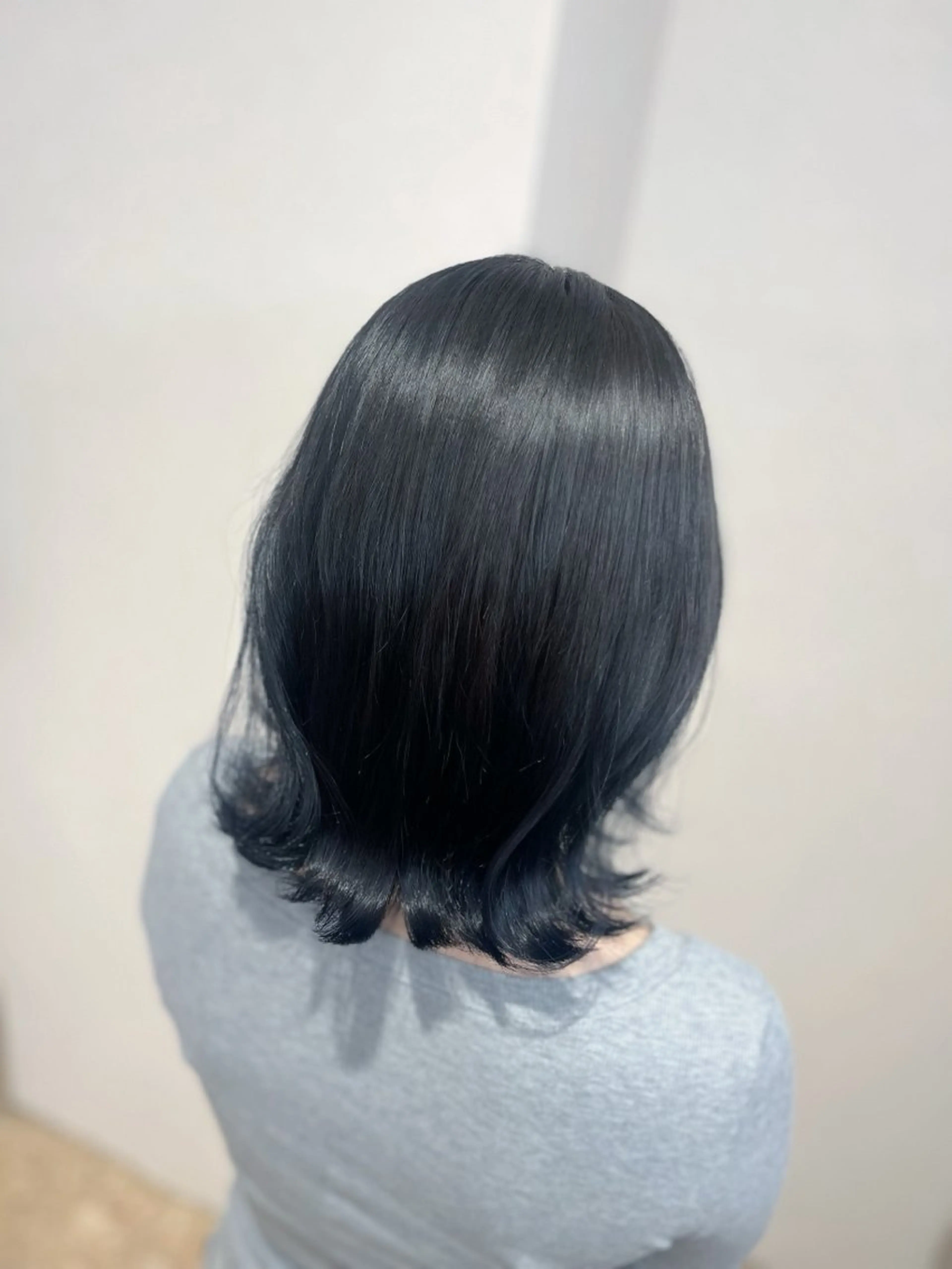 ミディアム カラー 黒髪 ブリーチ ブルーカラー ブルーブラック ブリーチなしカラー ヘアカラー トリートメント Haru /暖色🍷 /ボルドー/韓国ヘアのヘアスタイル