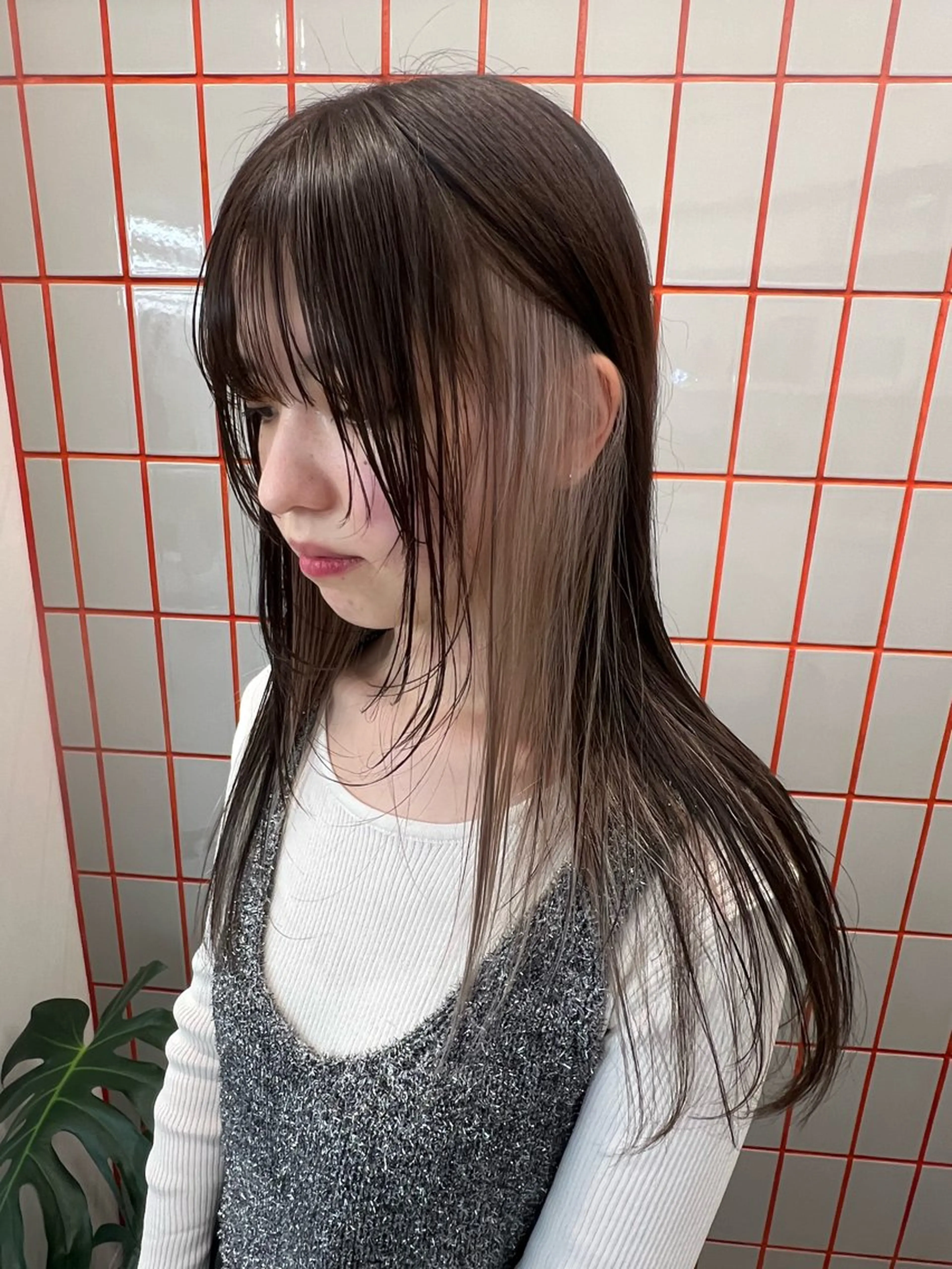 ロング カラー 💍透明感 💖艶ミルクティーのヘアスタイル