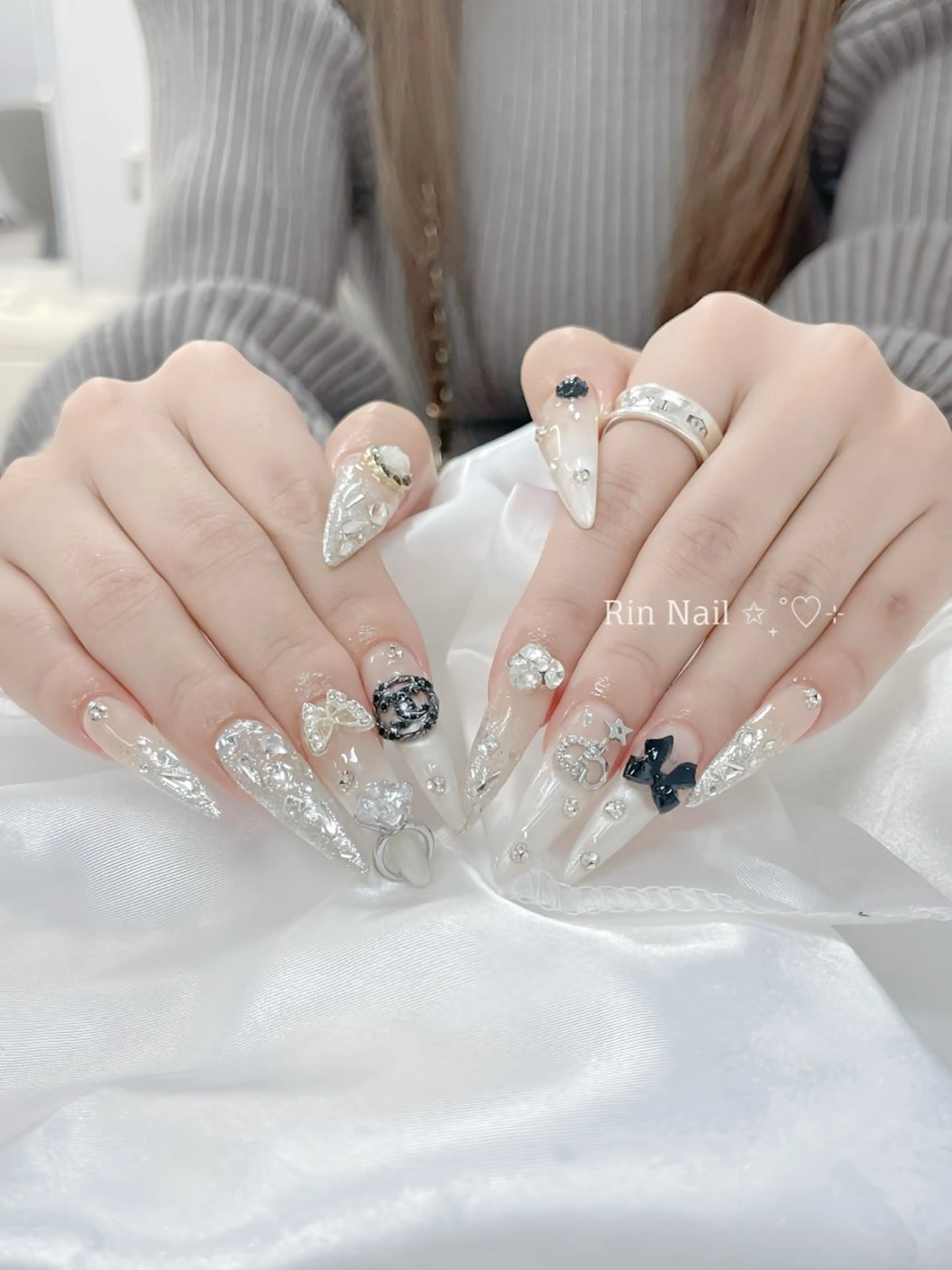 ネイル ボルドー フレンチネイル グラデーション キラキラネイル 韓国ネイル ハンドネイル Rin Nail Shinokuboのネイルデザイン