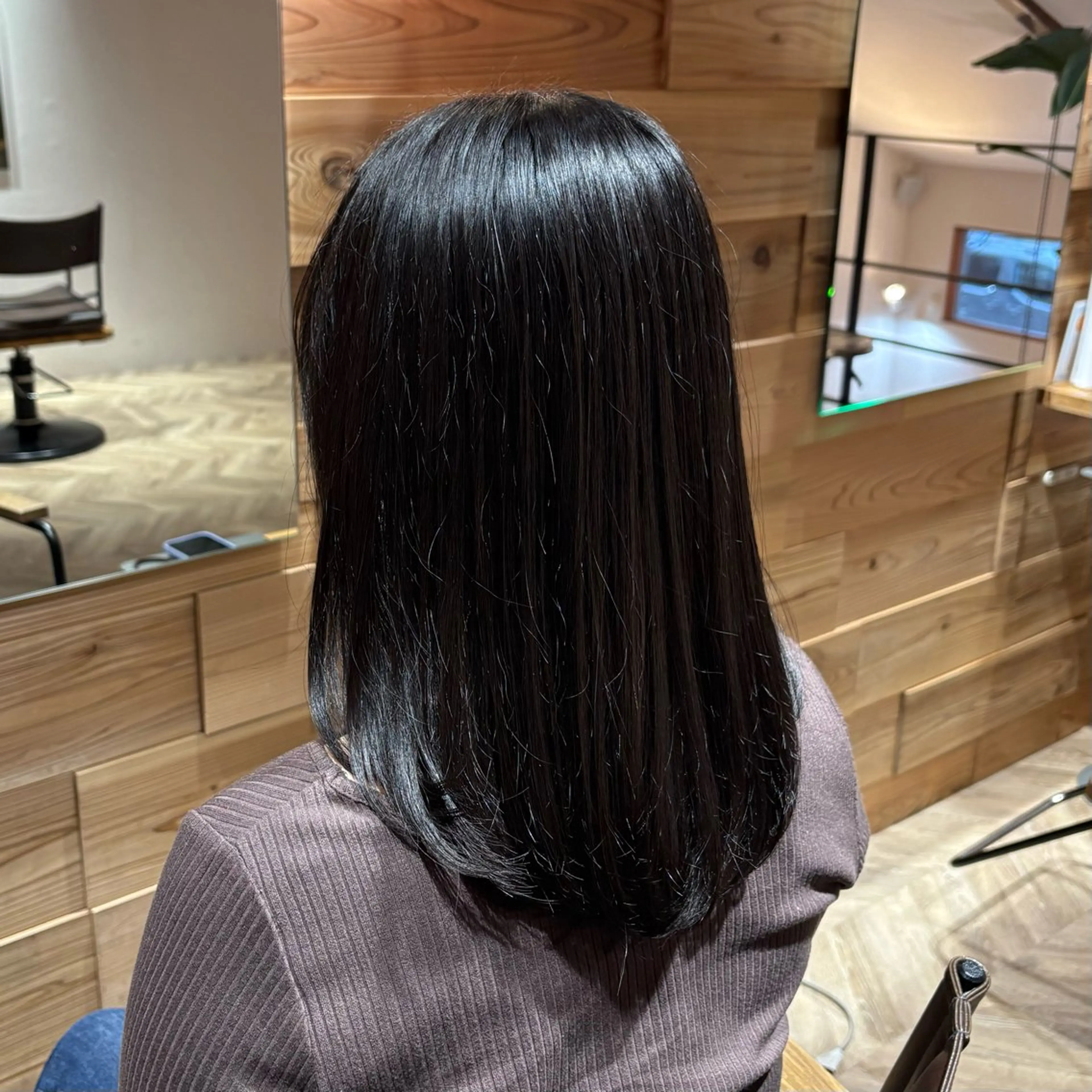 ミディアム カット トリートメント Riri/韓国風/顔 周り/レイヤーカットのヘアスタイル