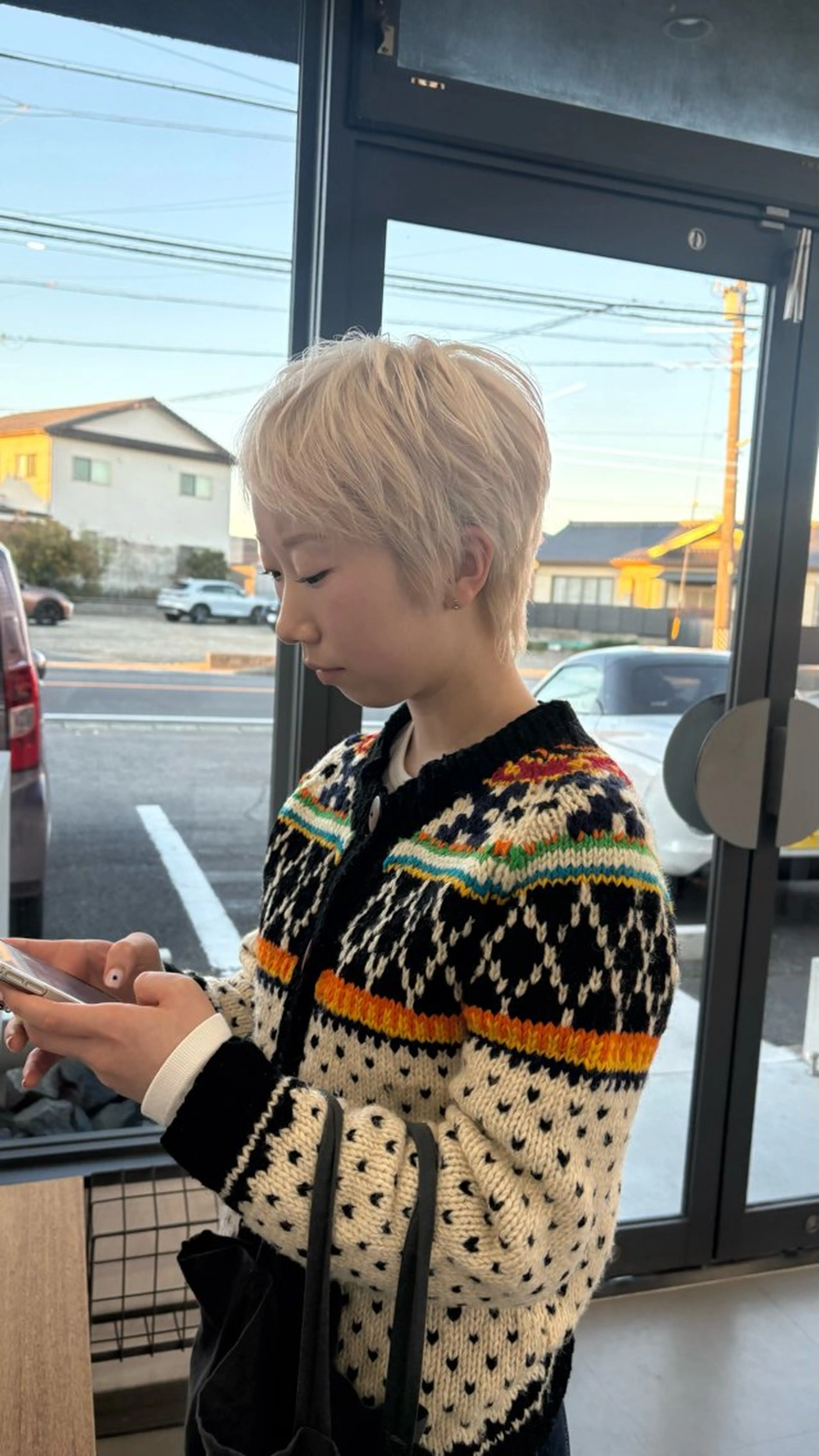 カット+ケアブリーチ+oggi otto トリートメントの写真