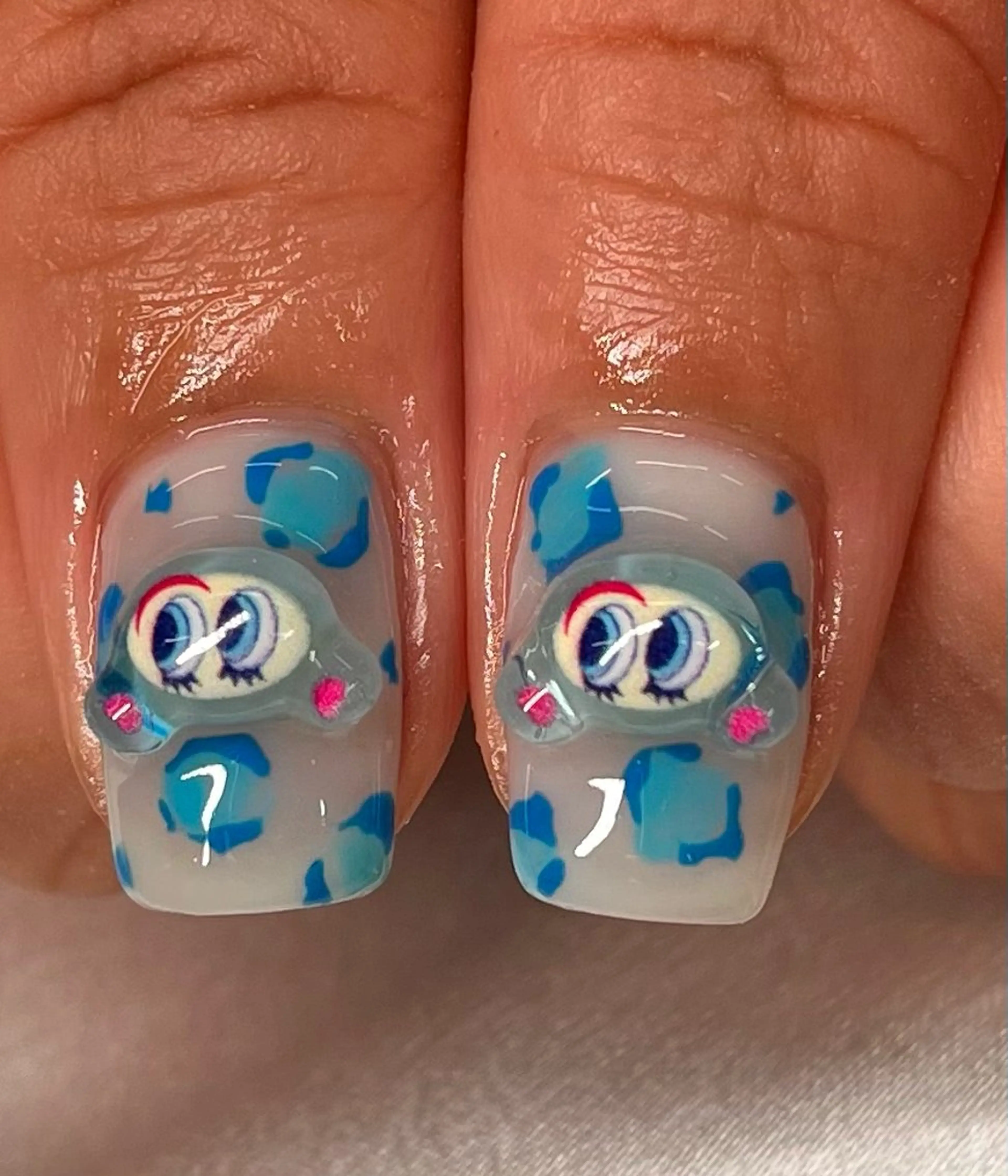 ミディアム ハンドネイル フットネイル Silent 話さないネイルサロンのネイルデザイン