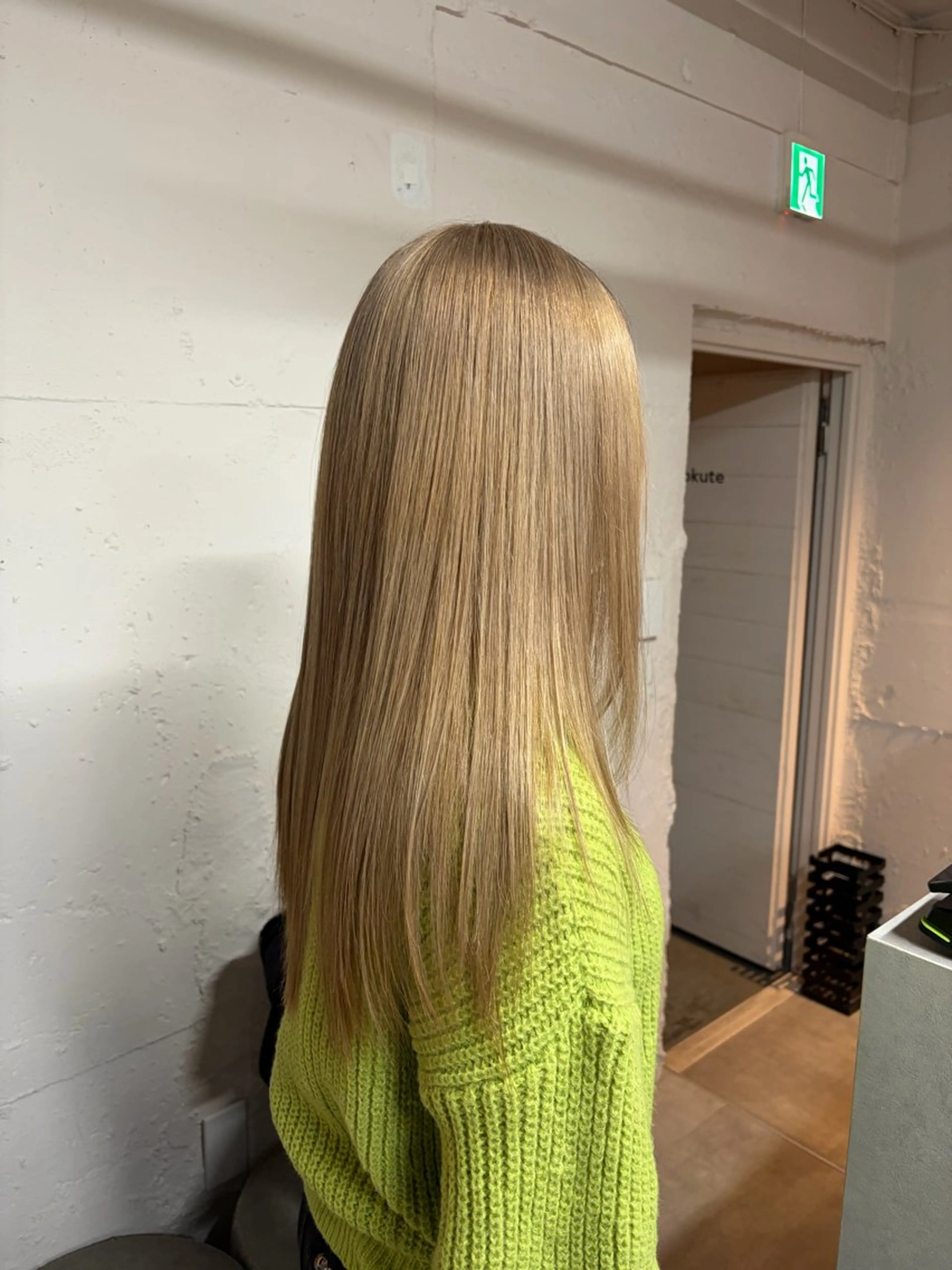 ロング カラー ブリーチ ハイトーンカラー カット ヘアカラー tokute よしかわなお🍒のヘアスタイル