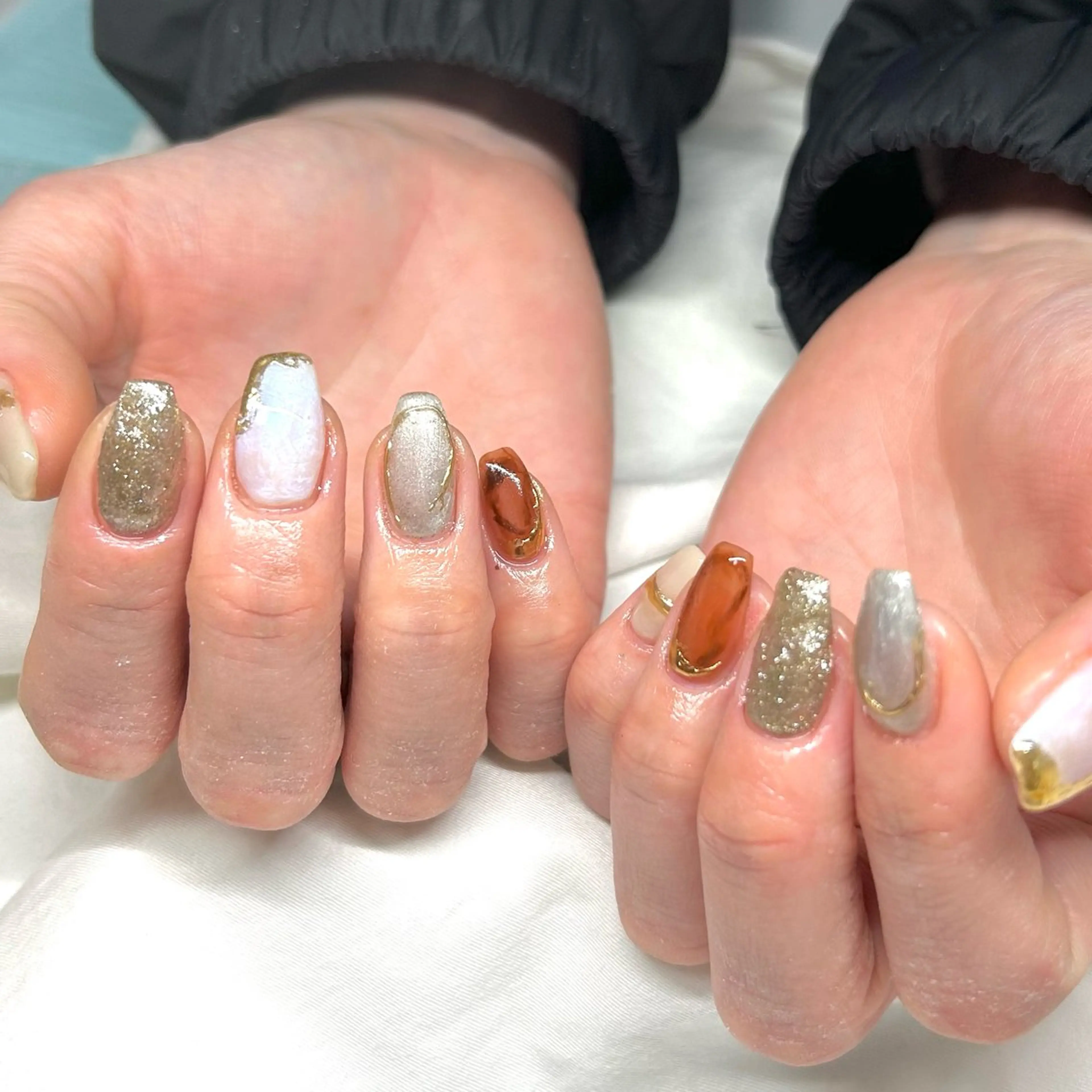 ネイル ミラーネイル ニュアンスネイル shine'an fuka🌿🫧のネイルデザイン