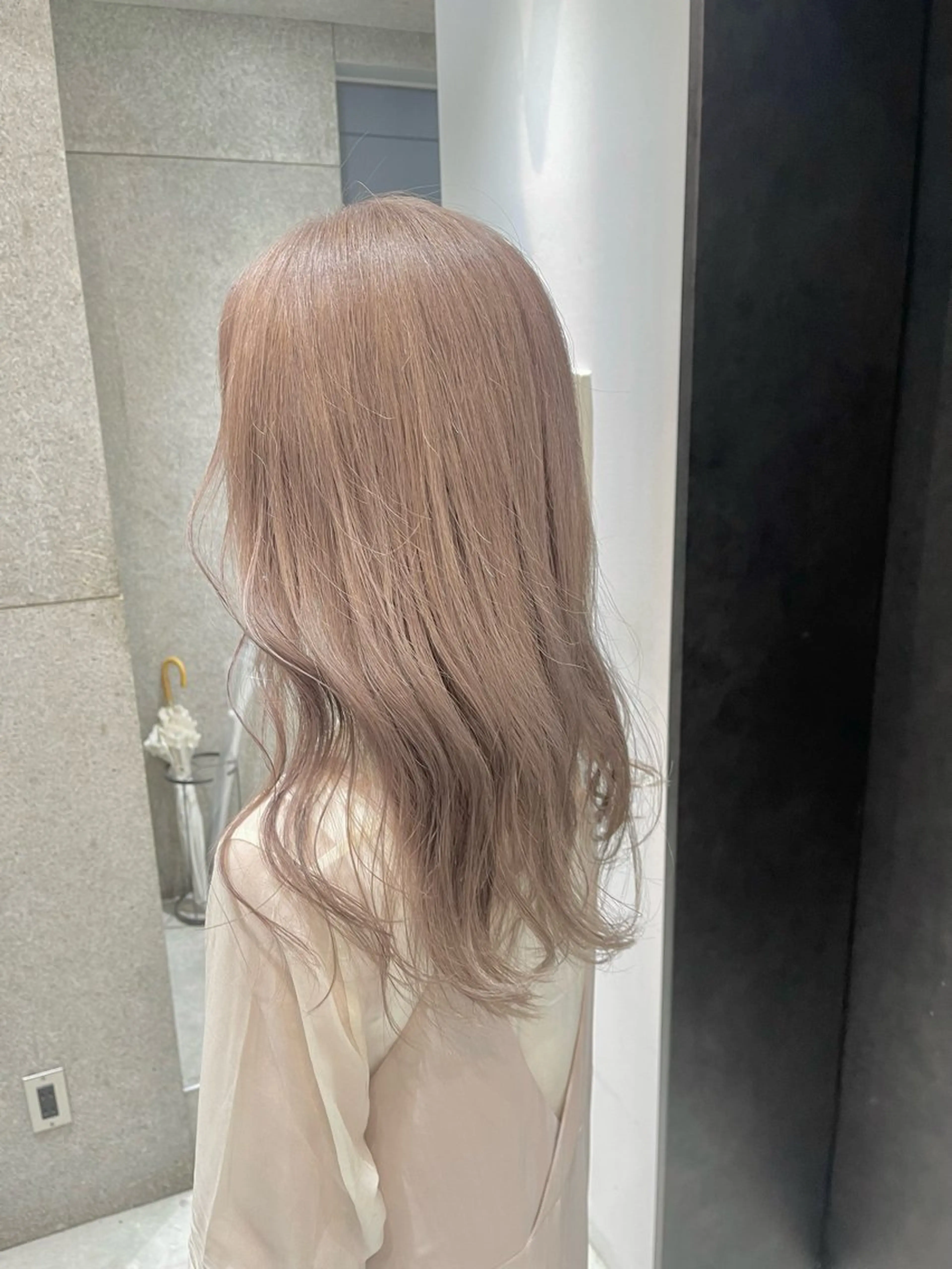 ロング カラー ヘアアレンジ アディクシーカラー ベージュカラー 透明感カラー ミルクティーベージュ ヘアカラー トリートメント 縮毛矯正/美髪 髪質改善/石田幸輔のヘアスタイル
