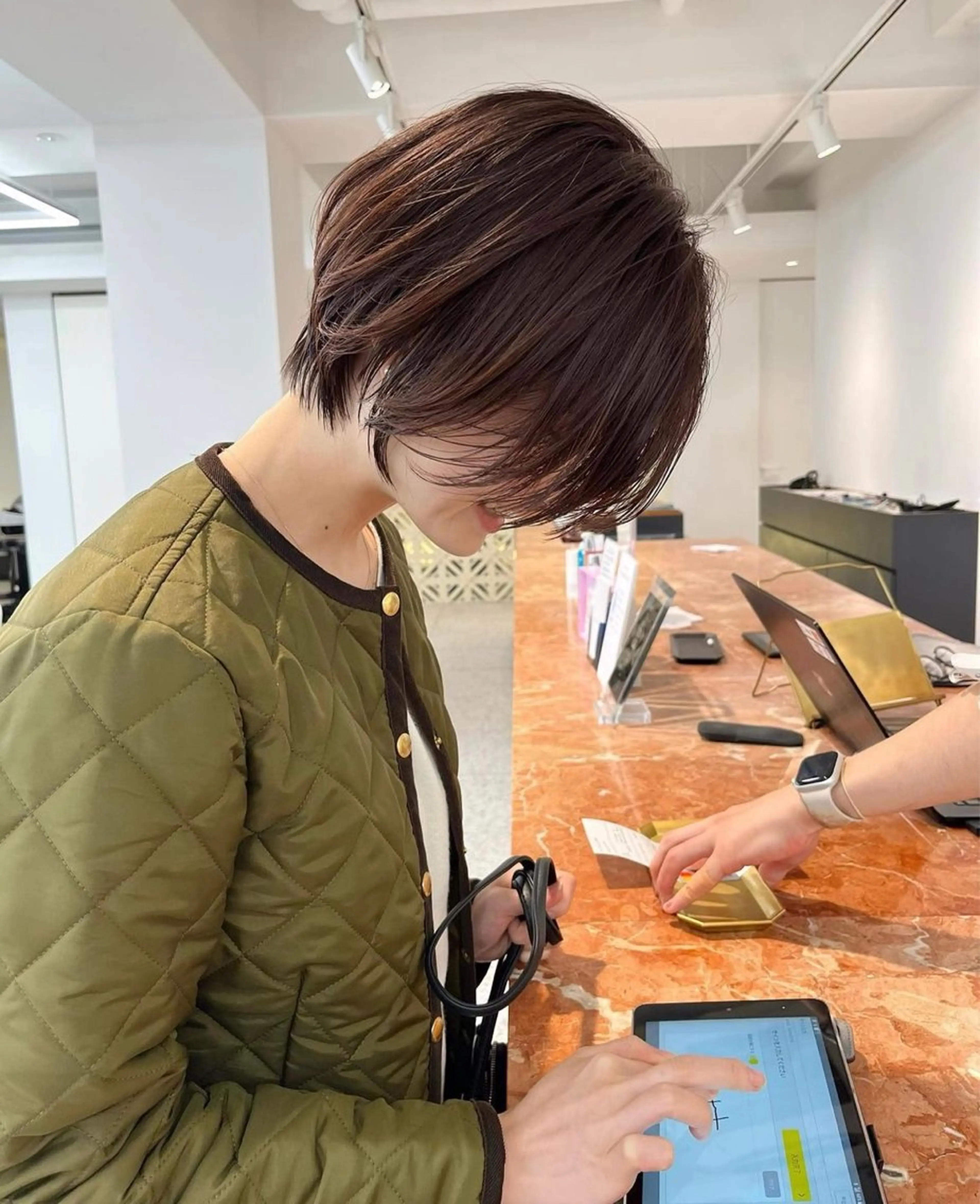 ショート ショートボブ ボブ くびれヘア ショートヘア レイヤーボブ/名駅/ くびれボブ/縮毛矯正のヘアスタイル