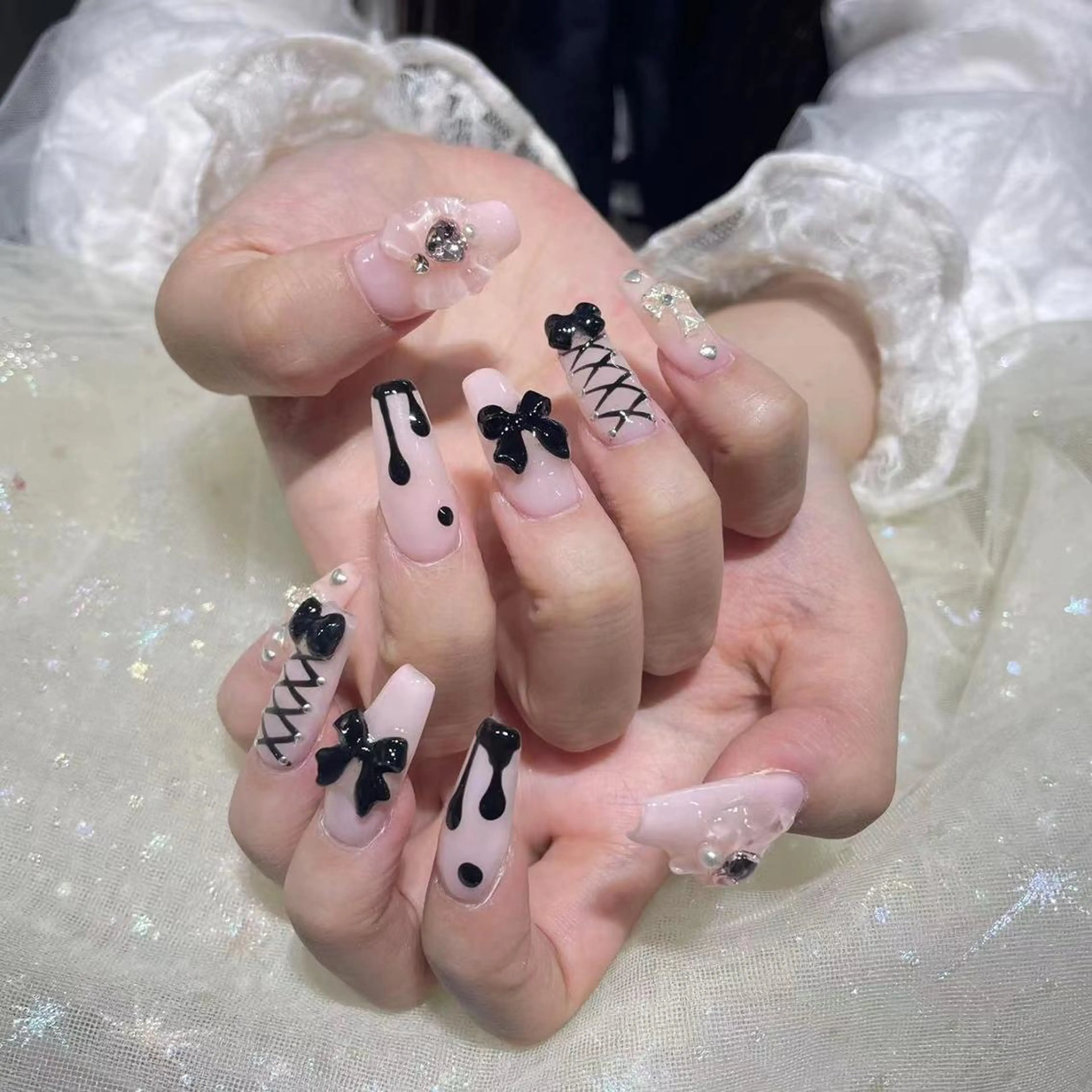 ネイル アートネイル 長さ出し ネイルチップ Queens ciciのネイルデザイン