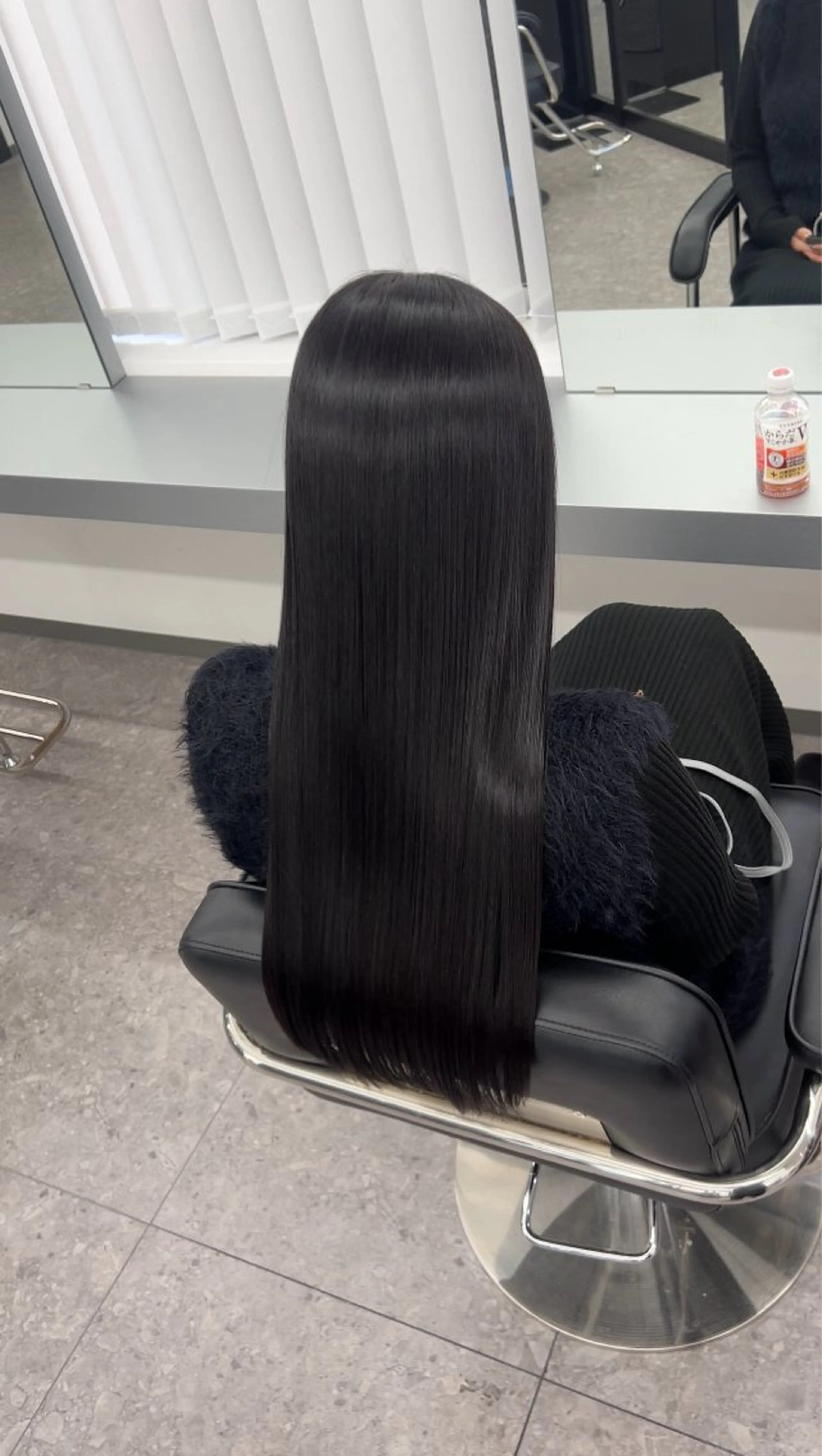 🌏 【ブリーチ毛対応】柔らか酸性縮毛矯正+骨格補正カットの写真