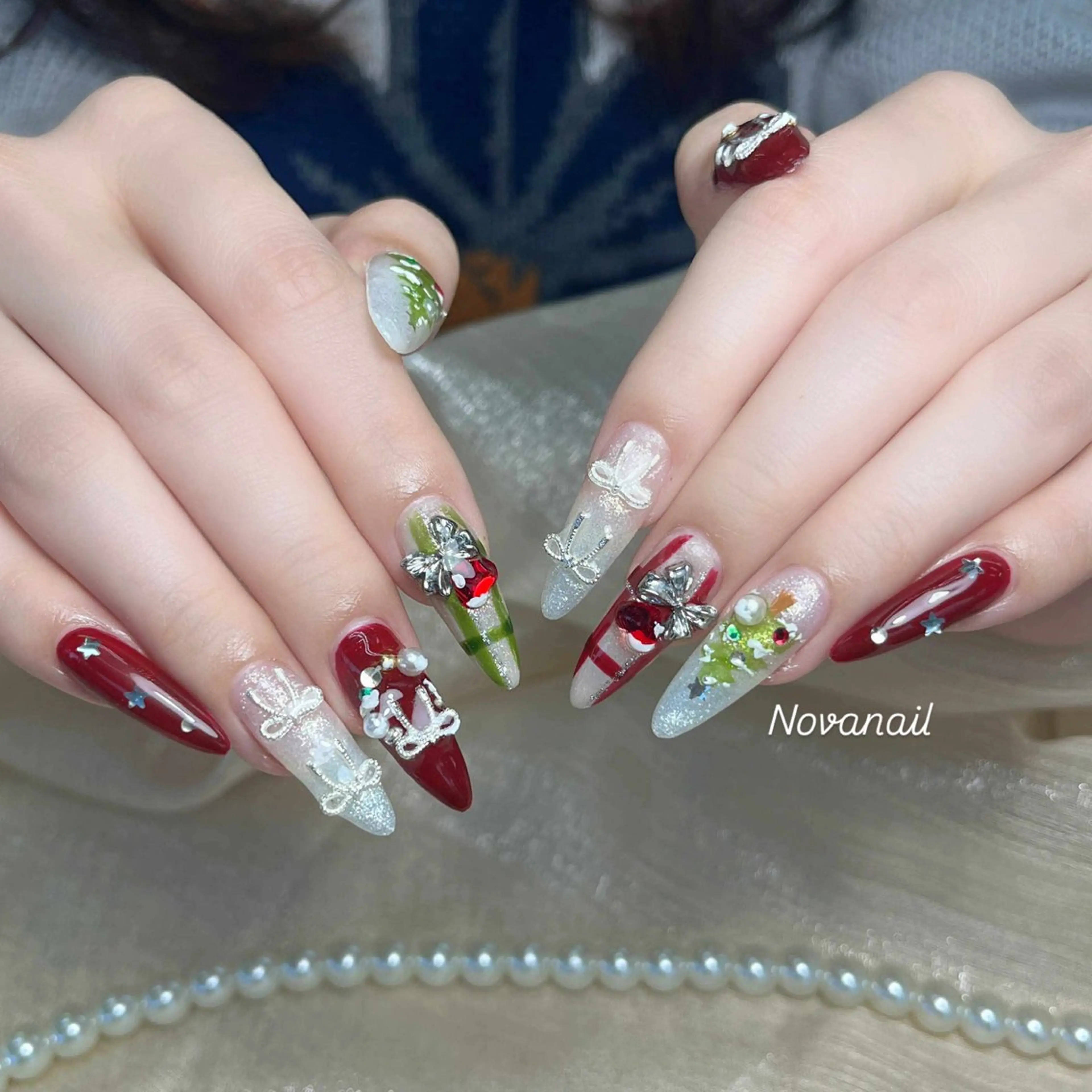 ネイル ボルドー ブラウン ジェルネイル キラキラネイル 韓国ネイル ハンドネイル ハンドケア Nova Nail Nambaのネイルデザイン