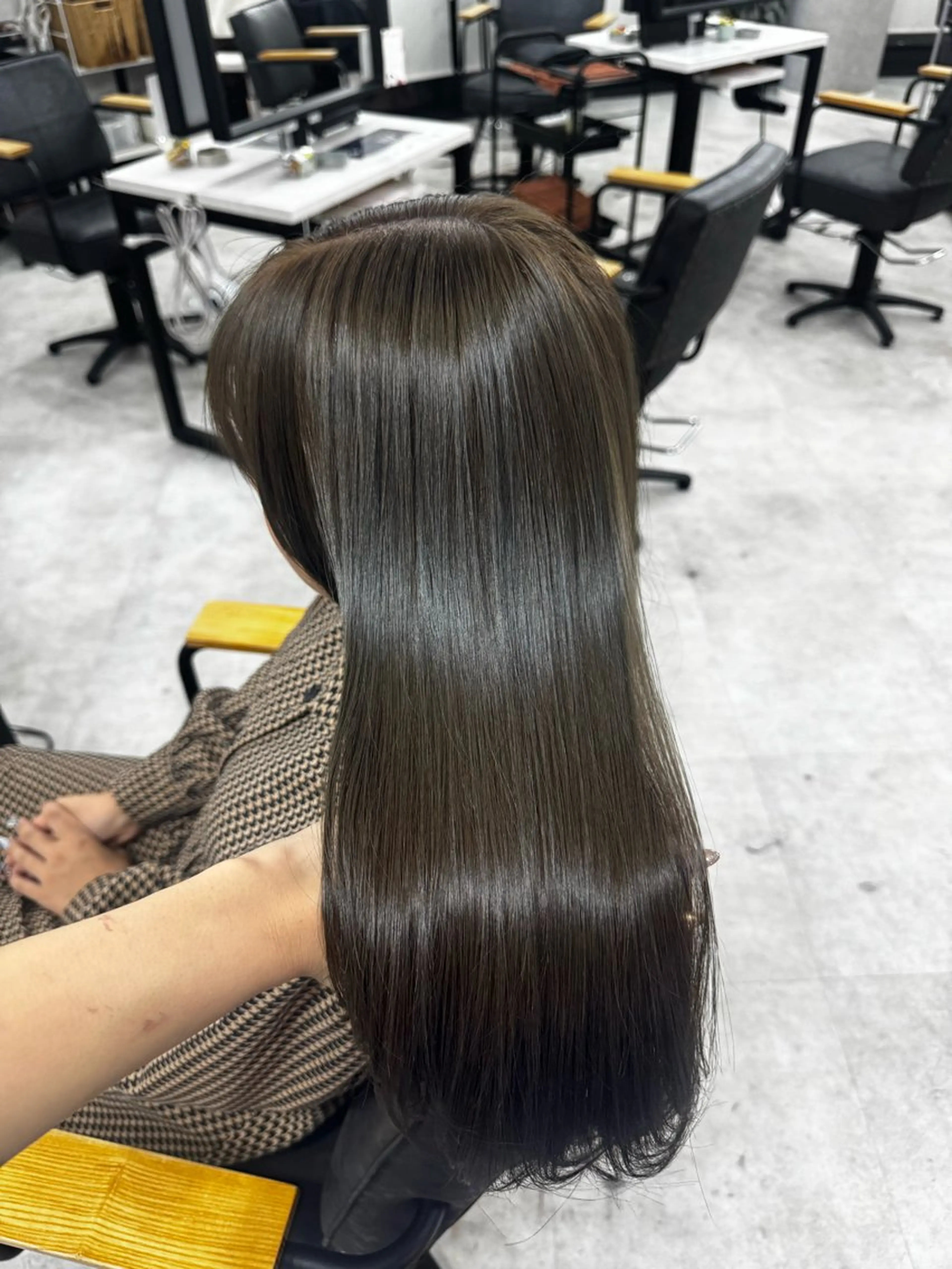 ロング カラー ベージュカラー オリーブベージュ オリーブカラー レイヤーカット カット ヘアカラー トリートメント 赤み無し柔らかカラー 【梅田】madokaのヘアスタイル
