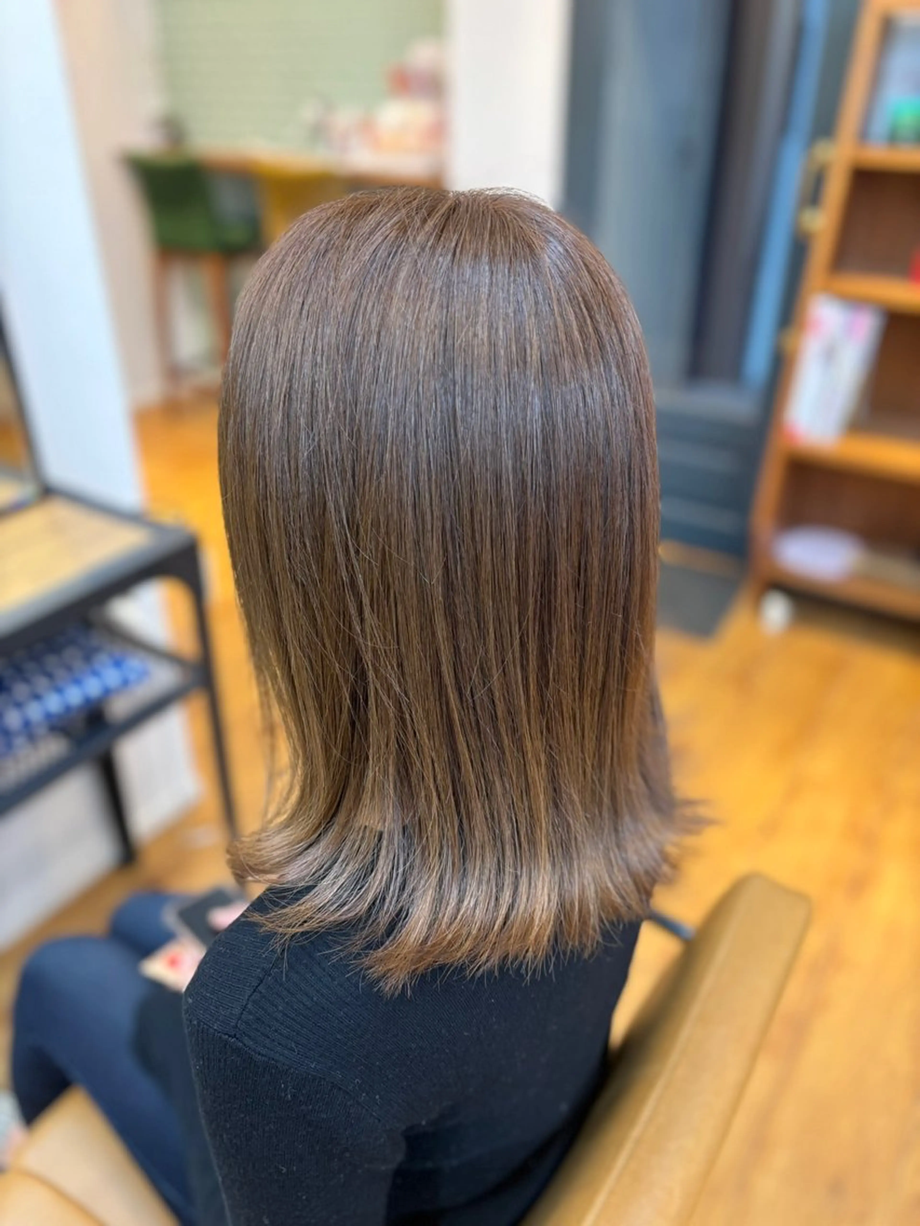 セミロング カラー ベージュカラー カネコ ナナミのヘアスタイル