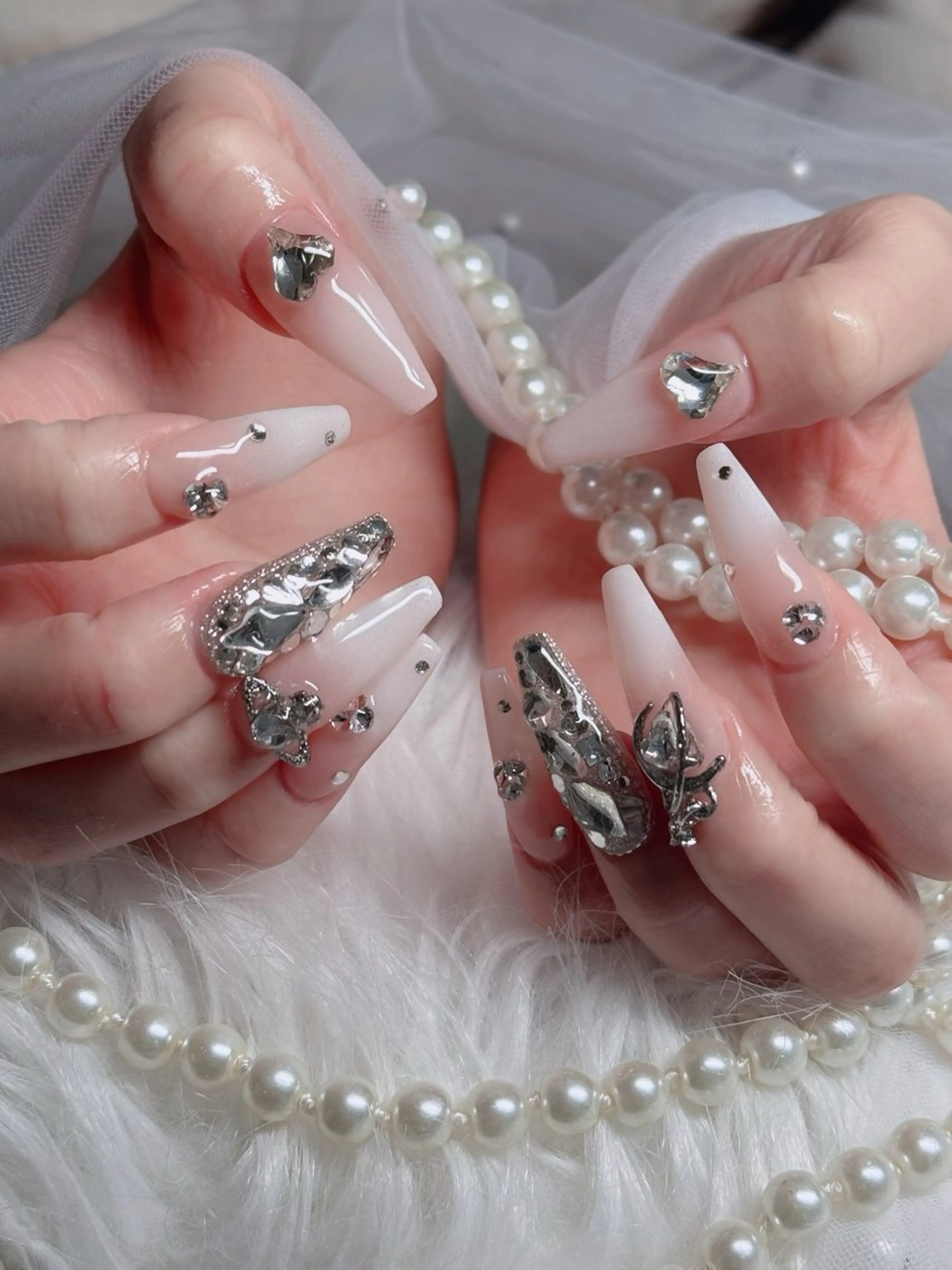 ネイル オーロラネイル フレンチネイル グラデーション ハロウィン 氷ネイル・うるうるネイル ハンドネイル H.baby Nail Salonのネイルデザイン