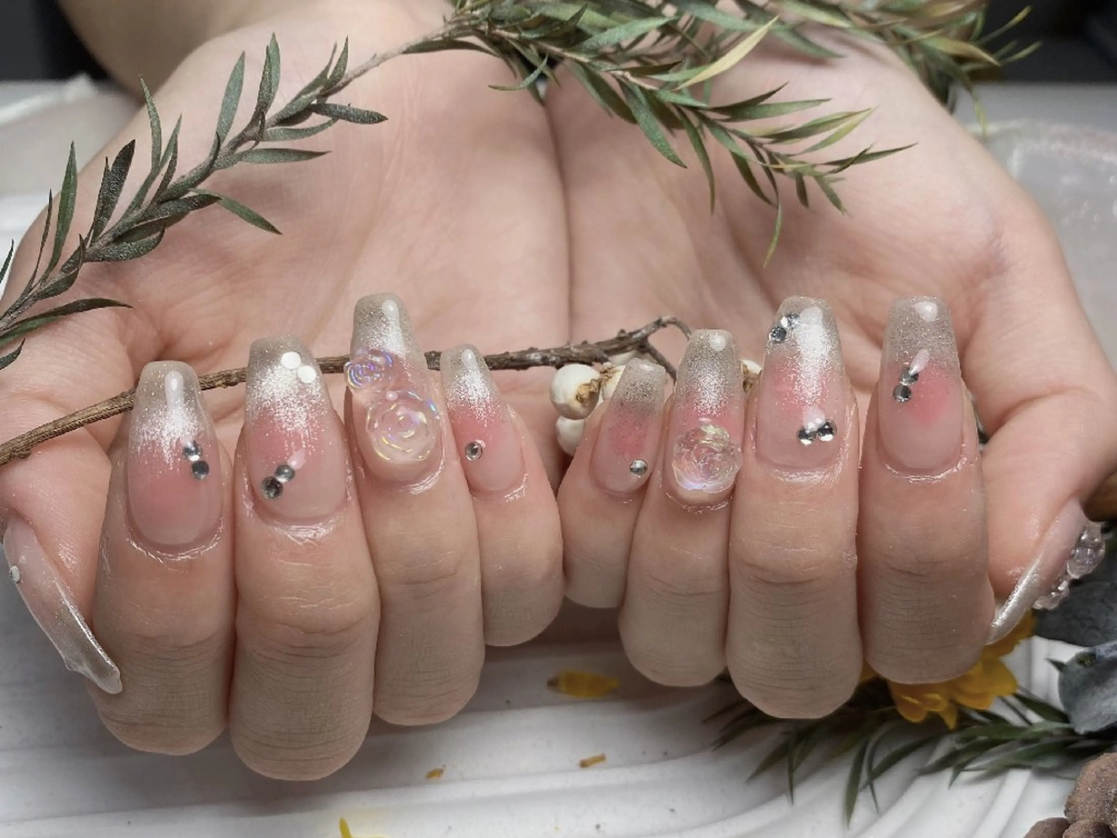 ネイル クリアネイル フラッシュネイル フットネイル フレンチネイル ジェルネイル ハンドネイル UM Nail Salonのネイルデザイン