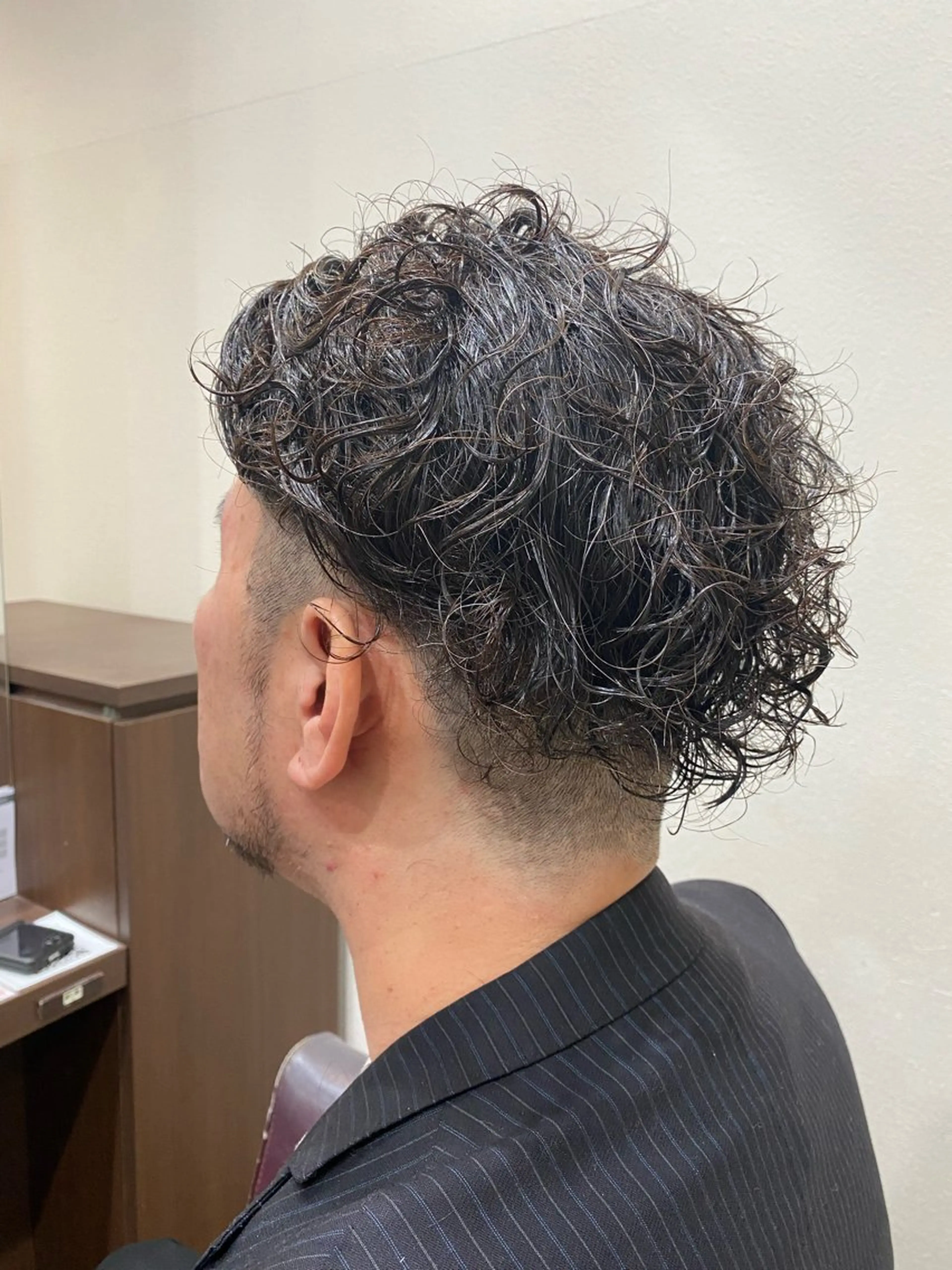 パーマ メンズ メンズパーマ 刈り上げ カット パーマ 仲井 充のヘアスタイル