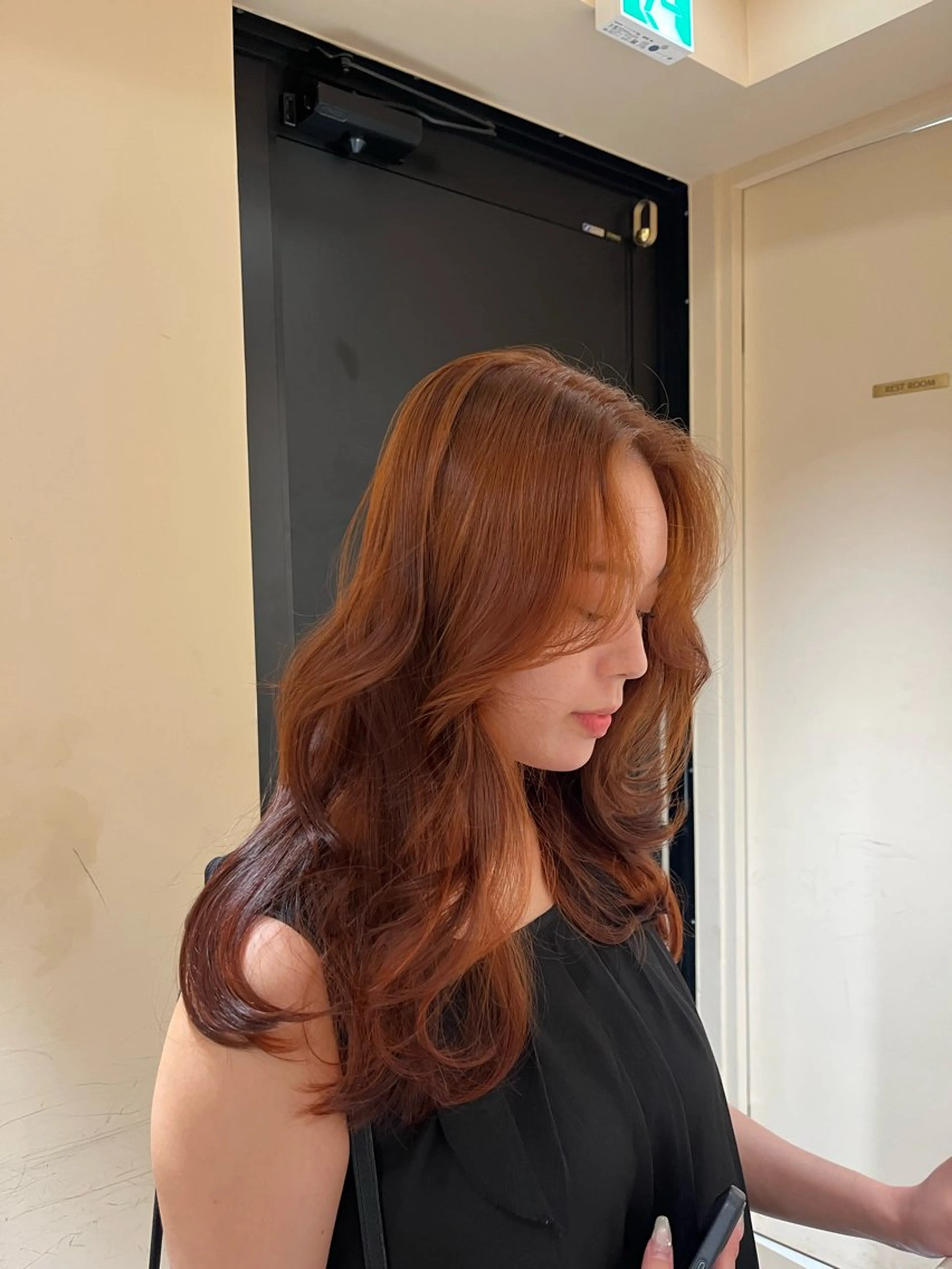 ロング カラー ブラウンカラー オレンジ オレンジブラウン ヘアカラー トリートメント ナミ🩶暗髪/暖色 ❤️/透明感/縮毛のヘアスタイル