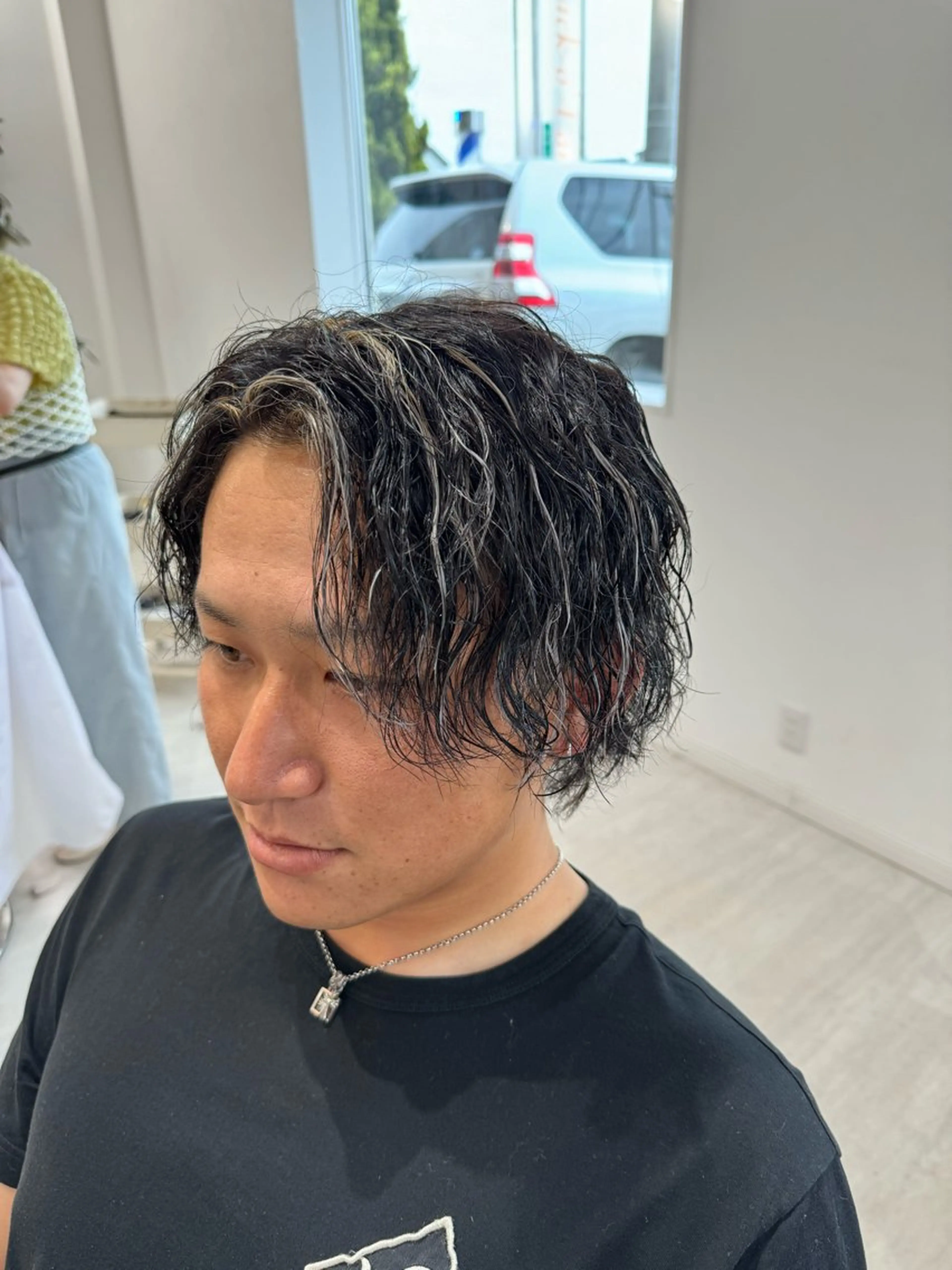 ショート カラー パーマ メンズ メンズハイライト ハイライトカラー ハイライト カット ヘアカラー パーマ トリートメント ハイトーン/外国人風 カラー/メンズパーマのヘアスタイル