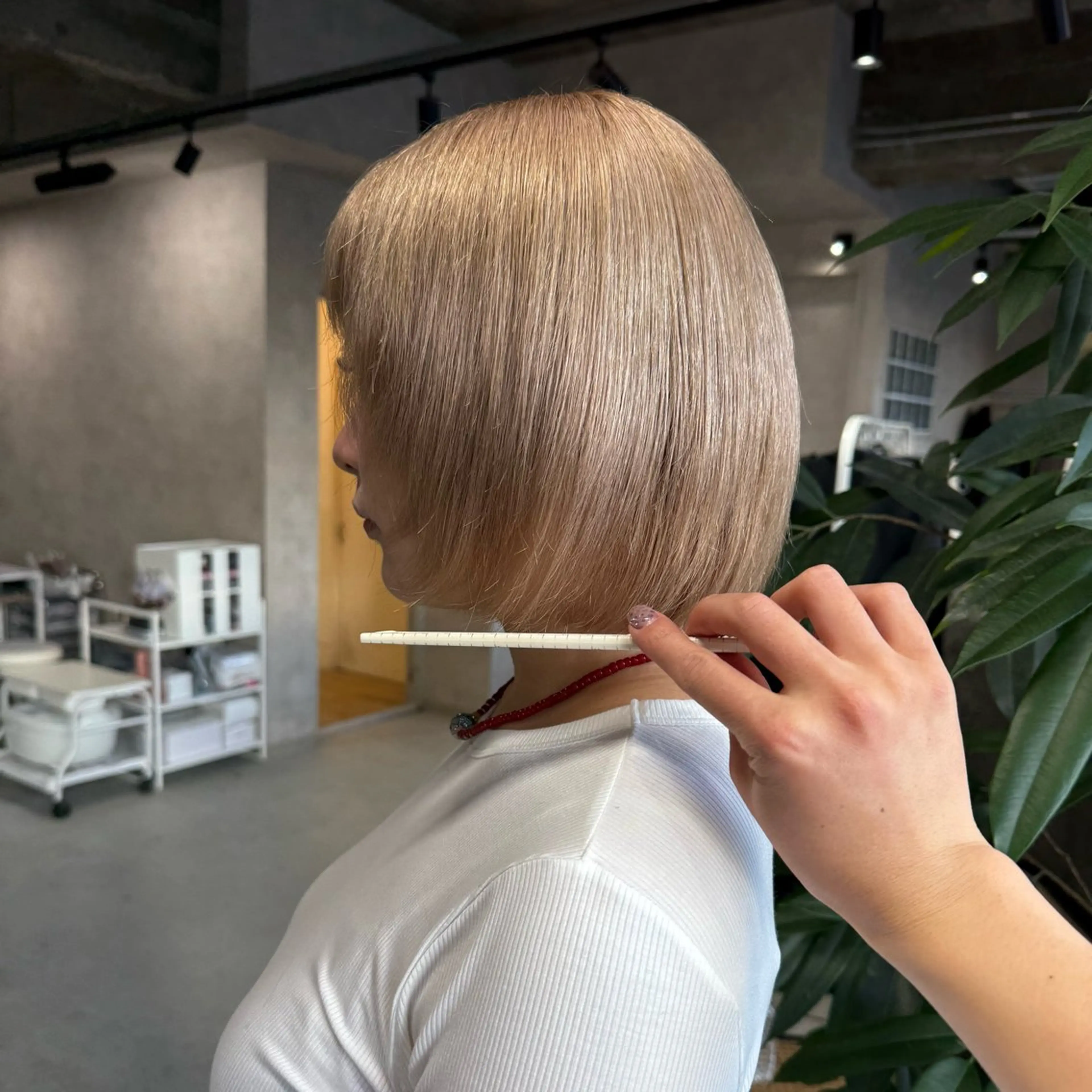 カラー ブリーチ ヘアカラー NEER(ネアー) アミのヘアスタイル