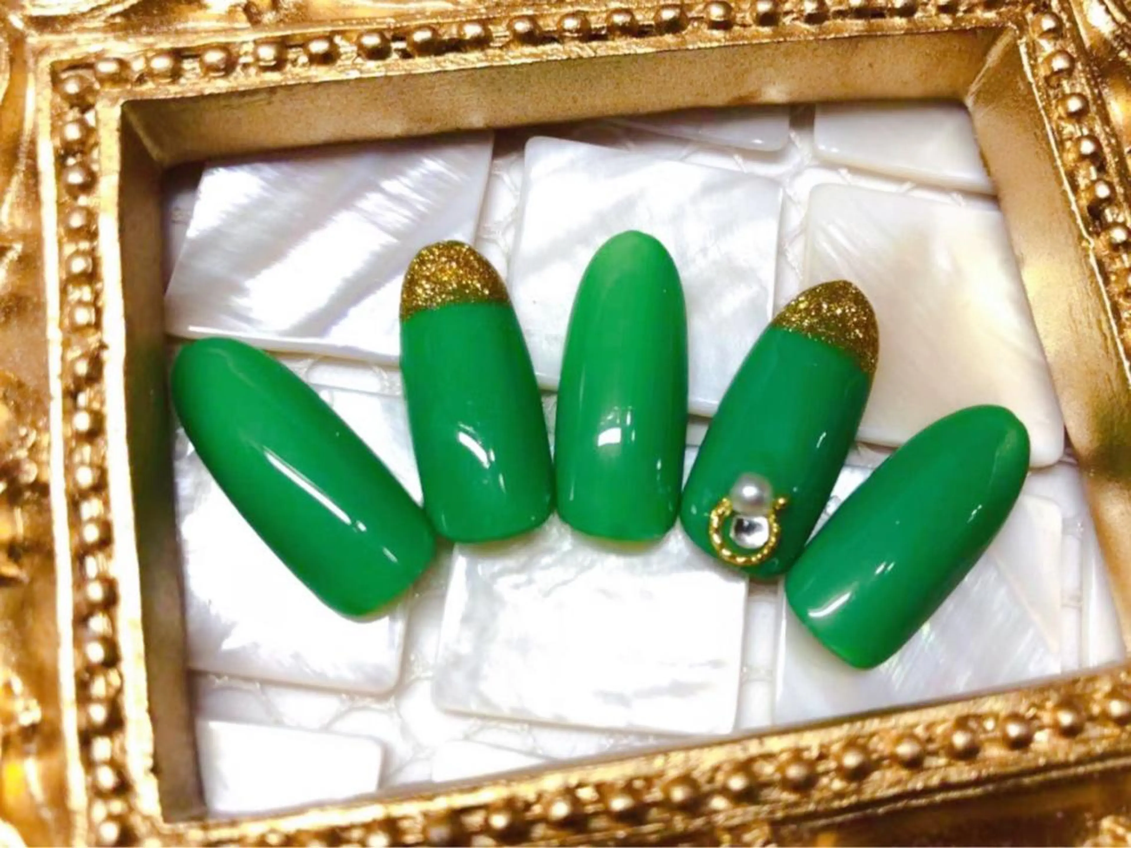 ネイル ハンドネイル マジック ミラーのネイルデザイン