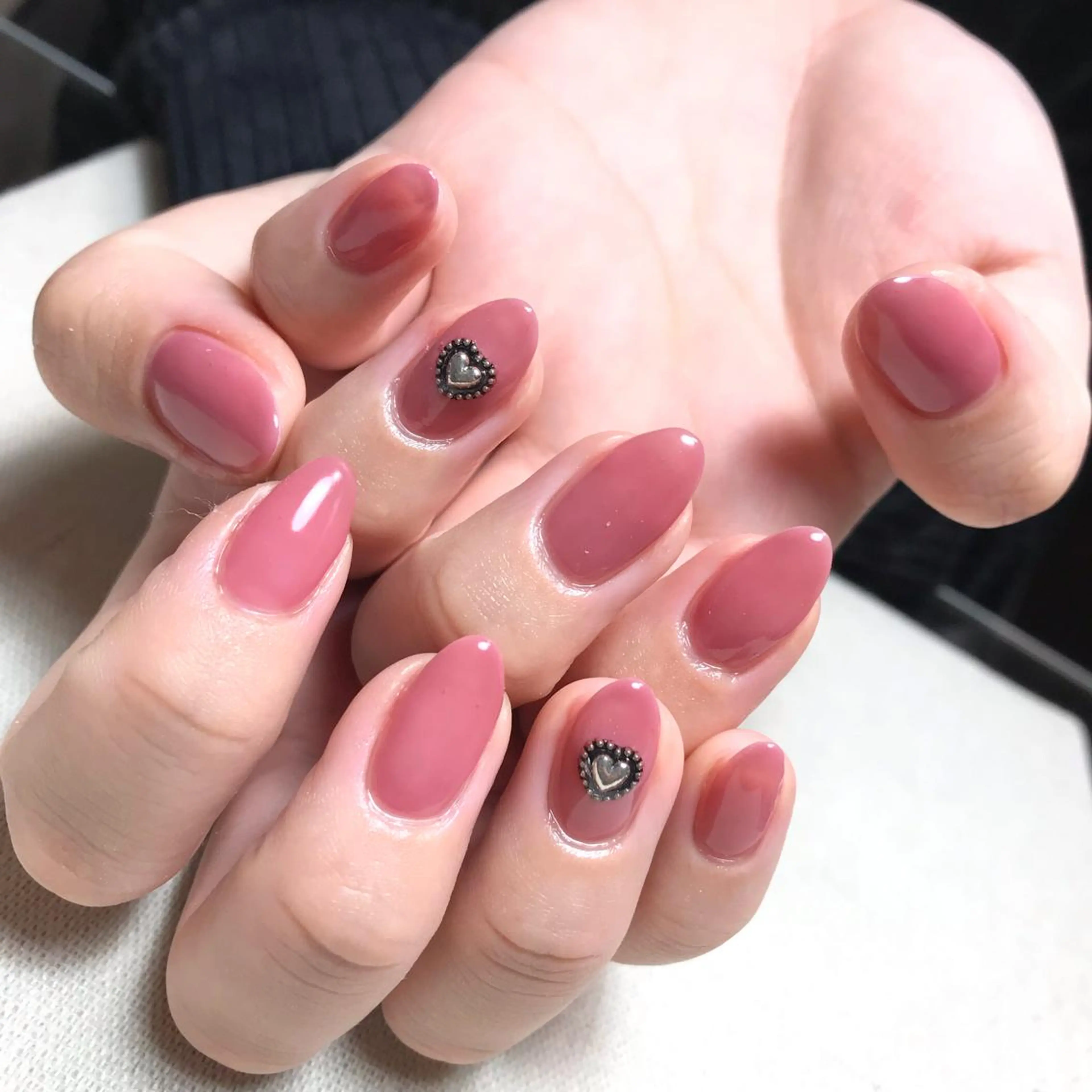 ネイル ストーンネイル ハンドネイル 💅chainail _aiのネイルデザイン