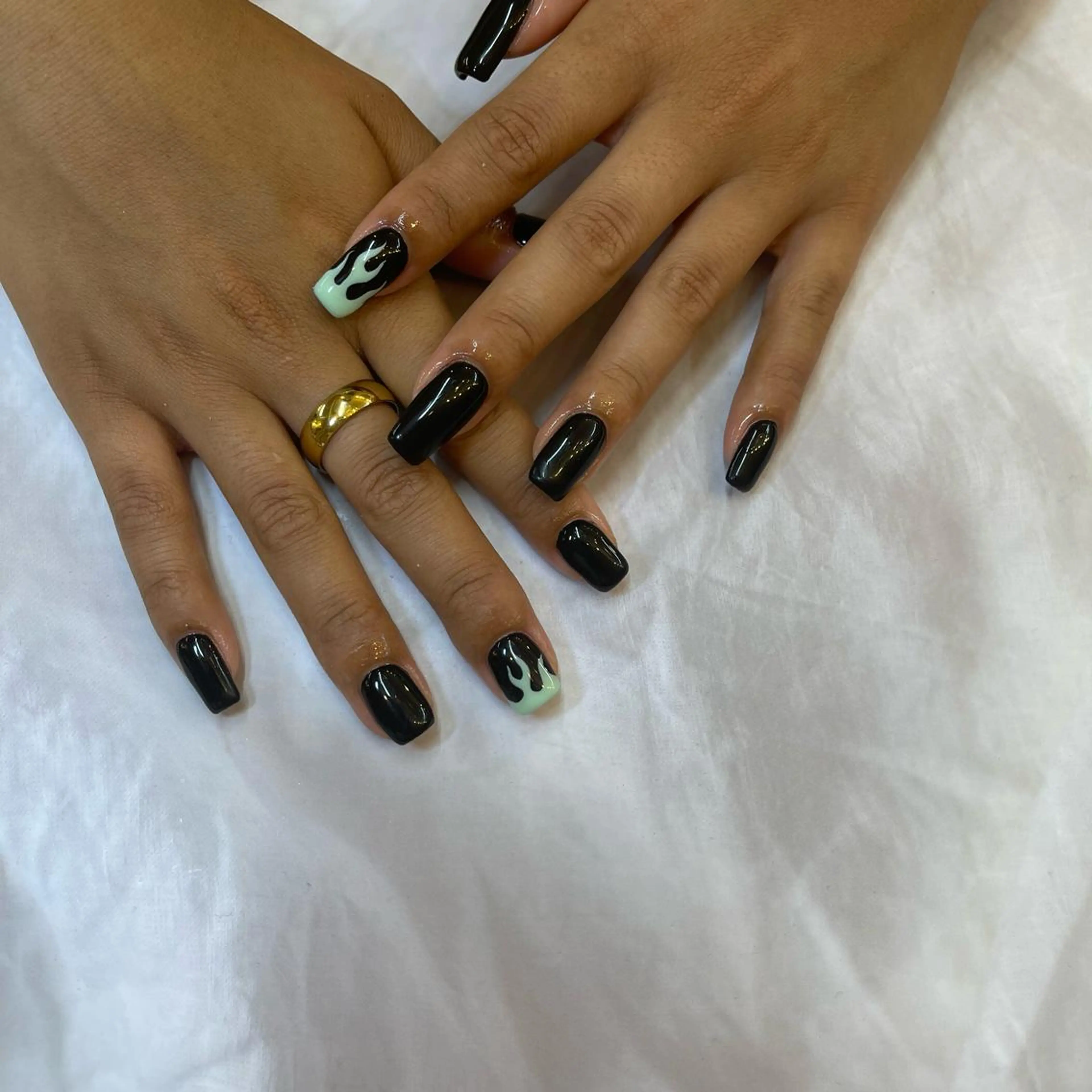 ネイル シンプルネイル ハンドネイル NAIL Alaia 𓇼のネイルデザイン