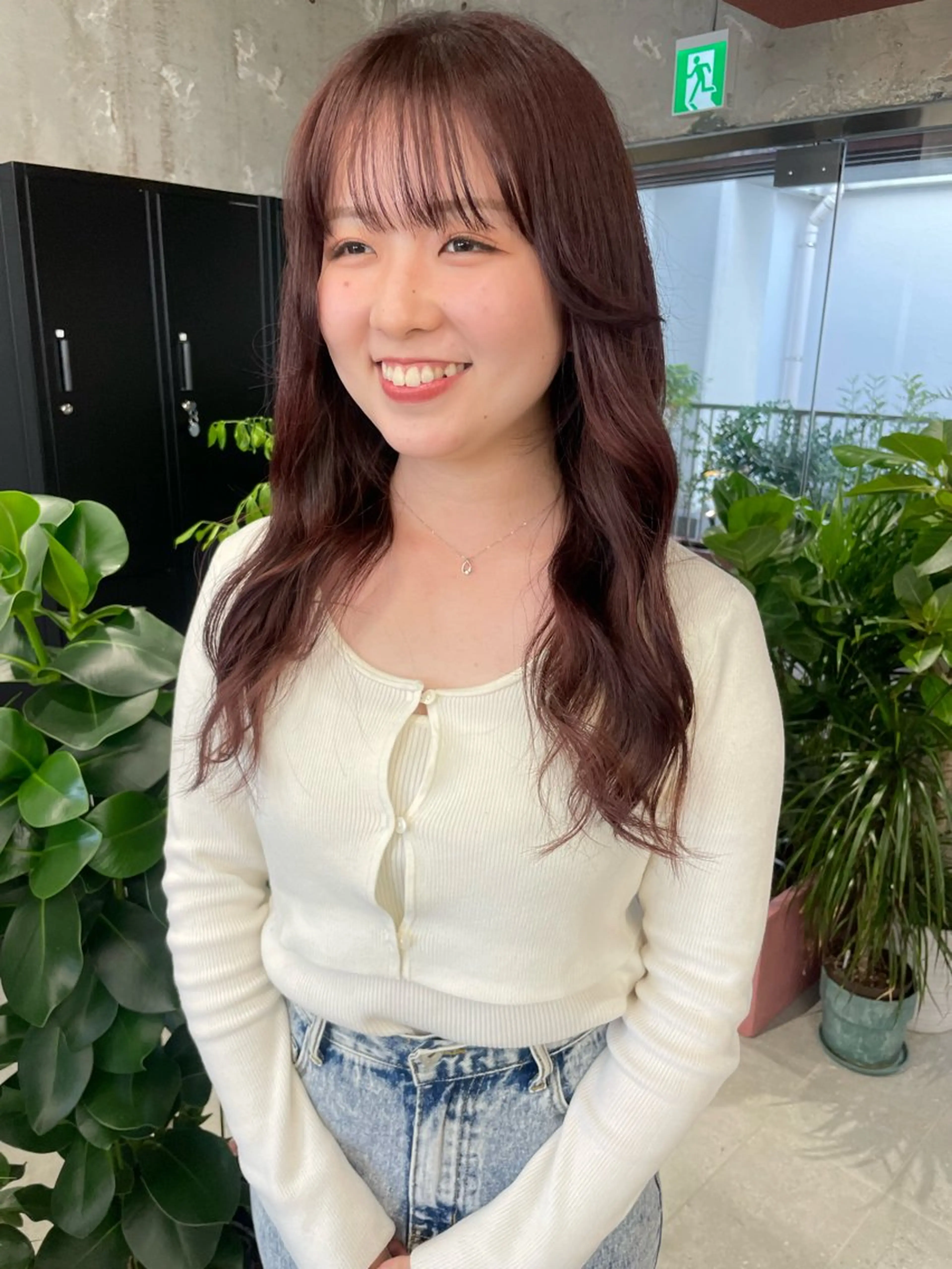 ロング MIFA レイヤー／パーマのヘアスタイル