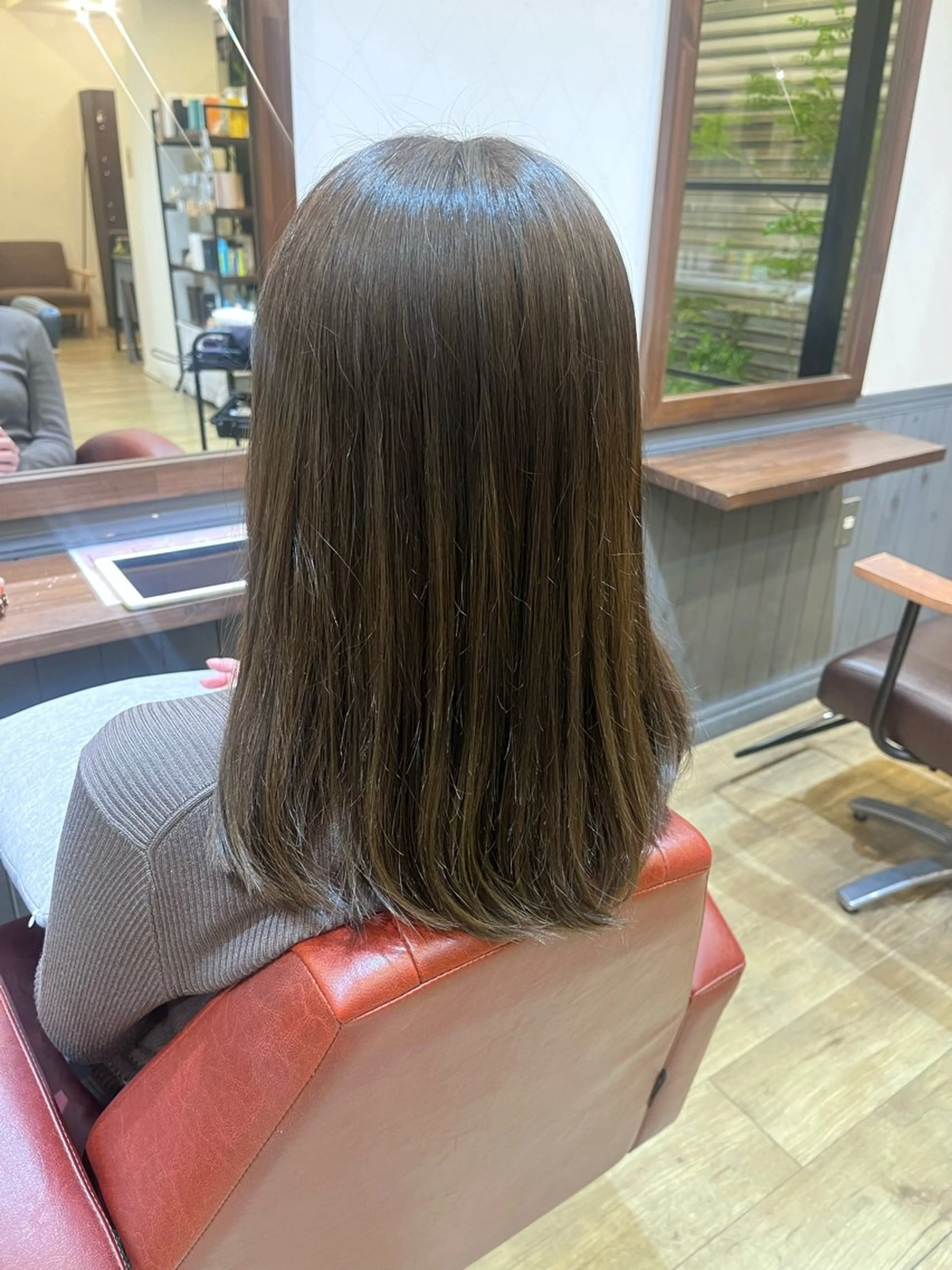 セミロング カラー グレージュ オリーブグレージュ オリーブグレー Kasahara Akariのヘアスタイル