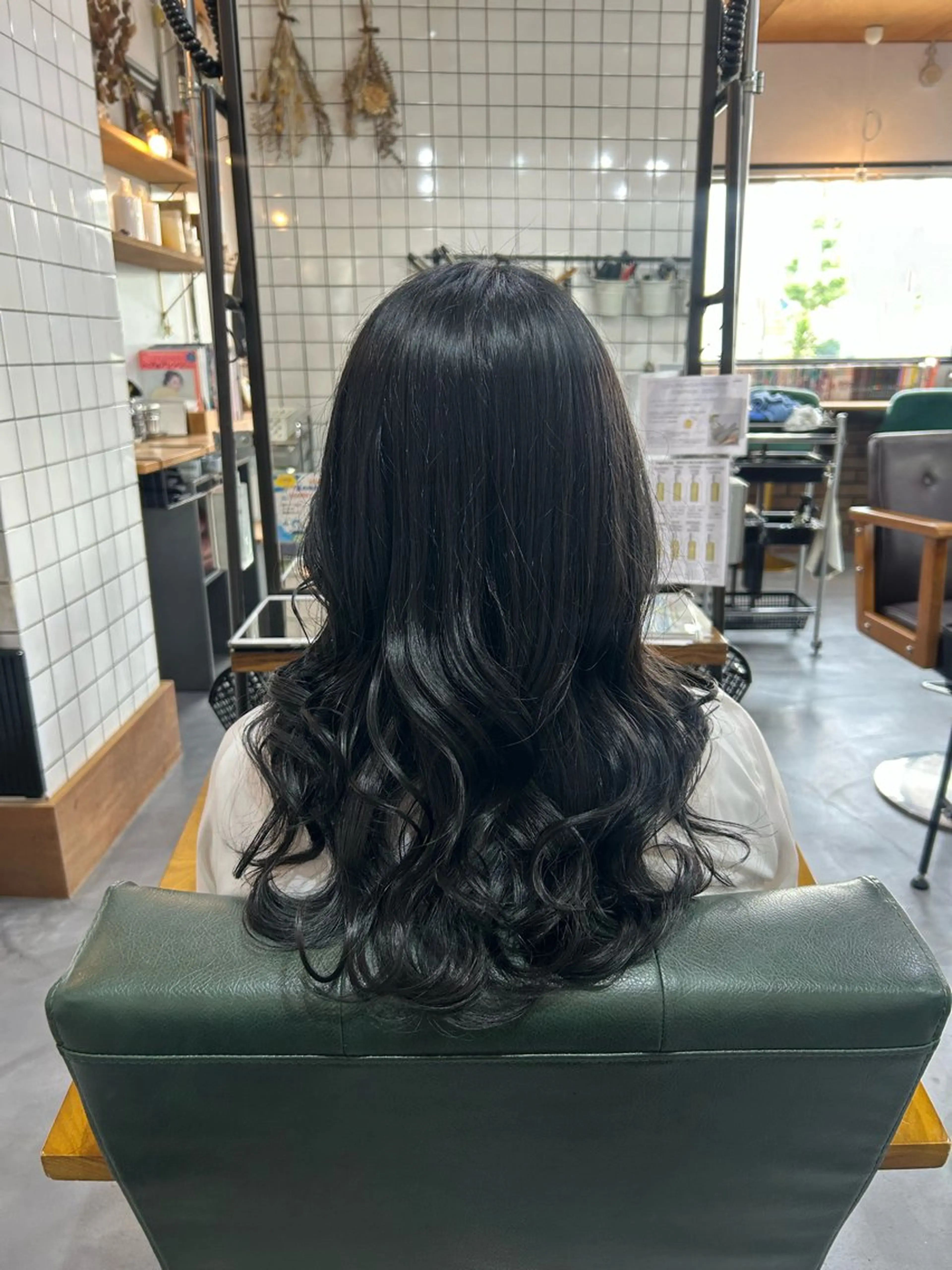ロング ヘアカラー 倉本 美優のヘアスタイル