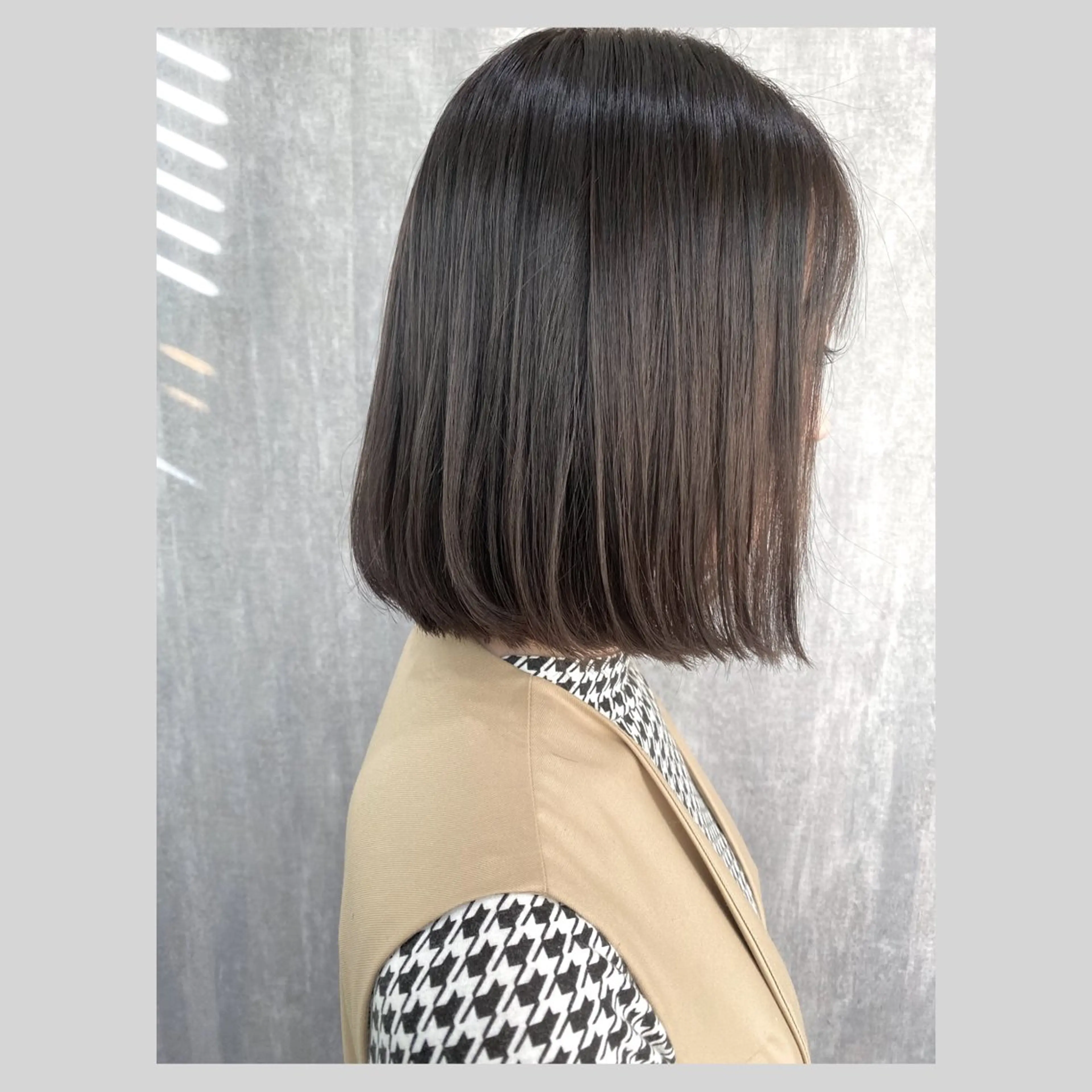 ショート カラー アッシュ ベージュカラー 透明感カラー 佐藤 沙也輝のヘアスタイル